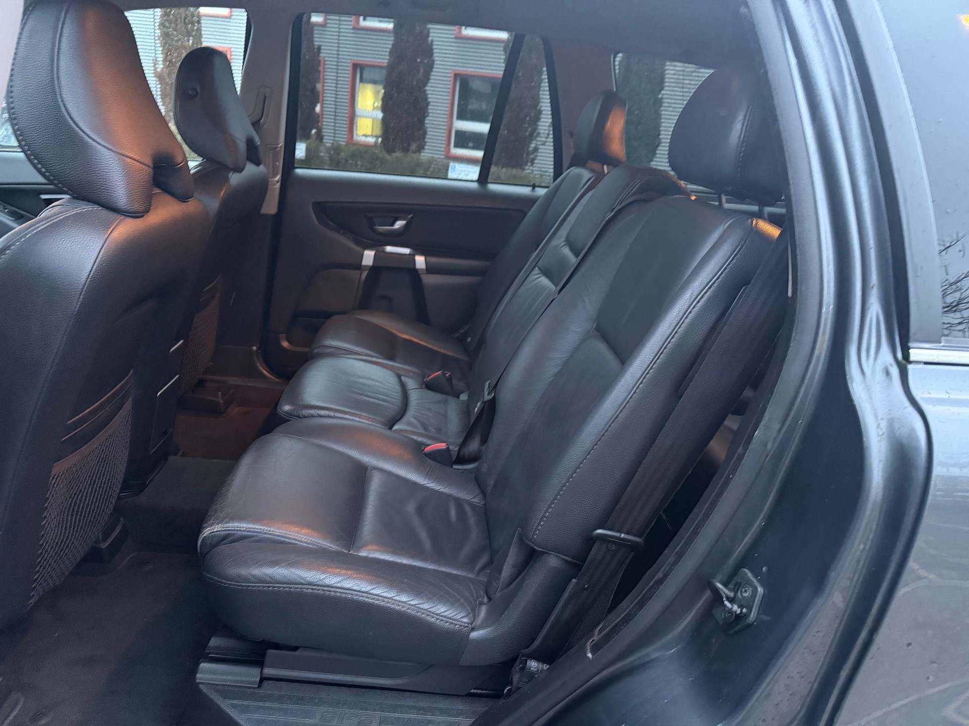 VOLVO XC90 D5 AWD Momentum-image-8