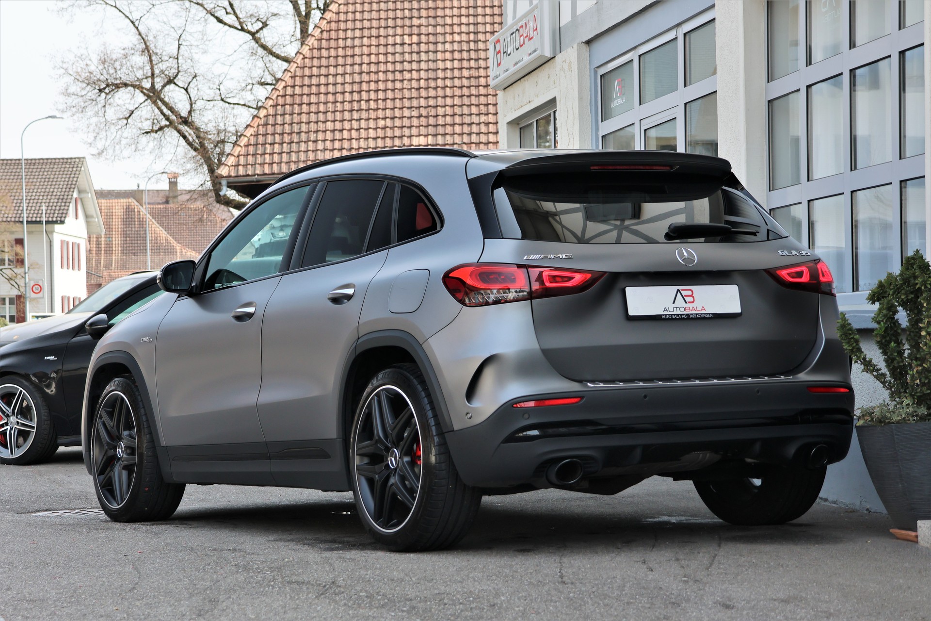 MERCEDES-BENZ GLA 35 AMG 4Matic 8G-Speedshift DCT (CH) "Greymatte"-showroom-element-2