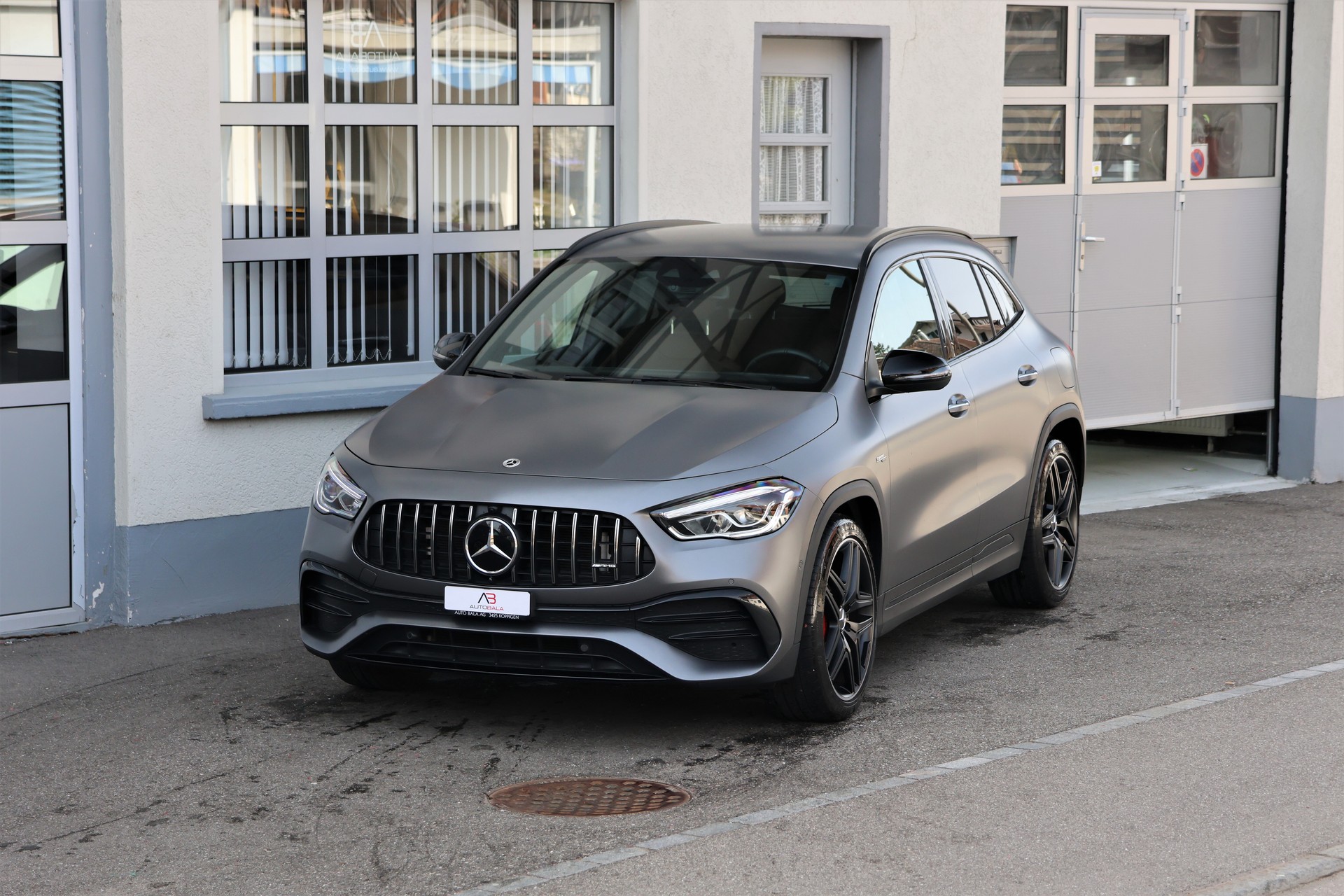 MERCEDES-BENZ GLA 35 AMG 4Matic 8G-Speedshift DCT (CH) "Greymatte"