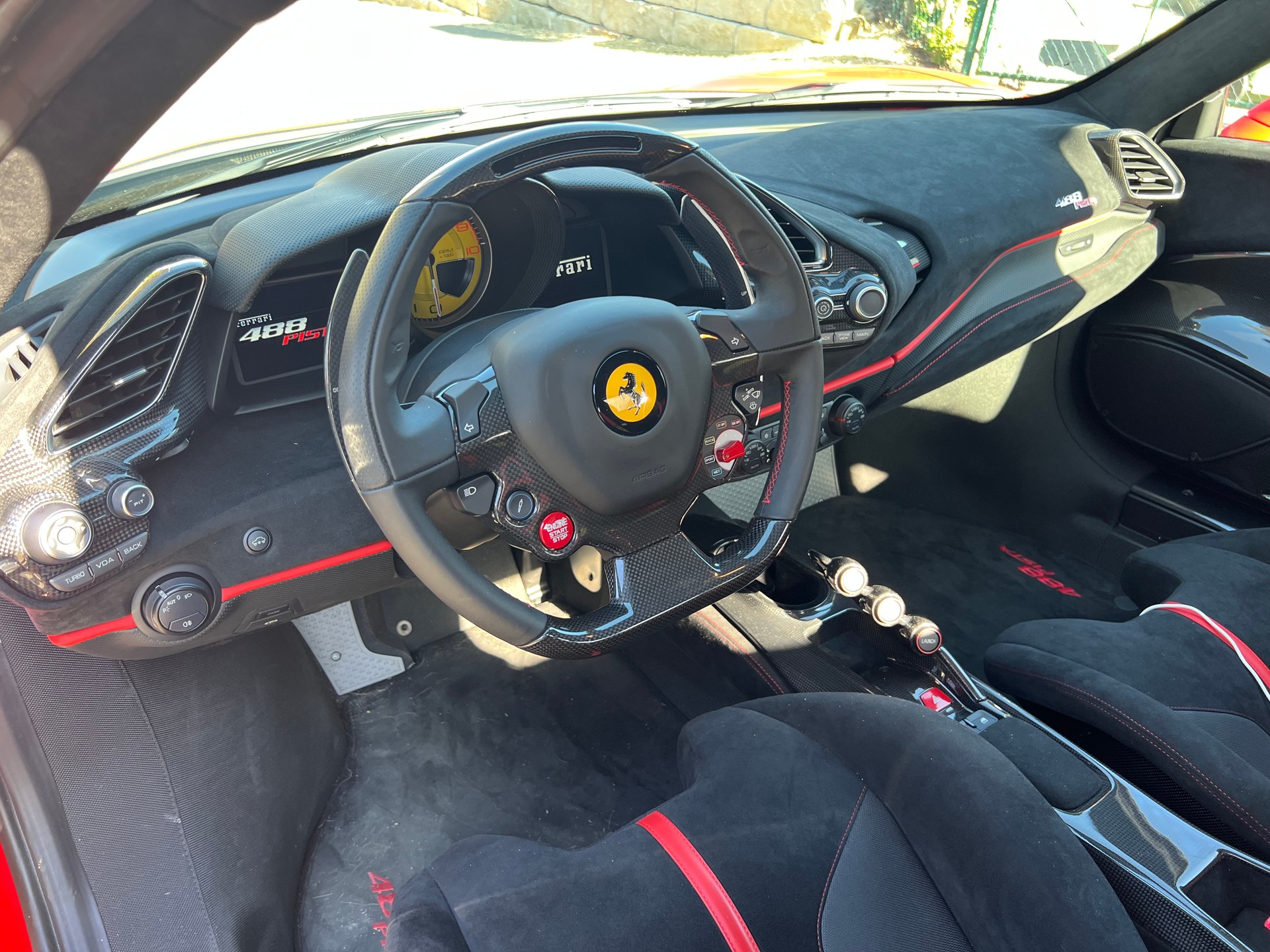 FERRARI 488 Pista 3.9 V8-image-4