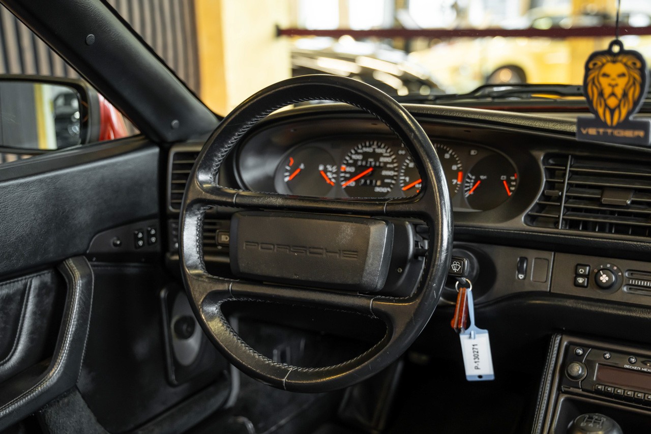 PORSCHE 944 Turbo Cabriolet-image-23