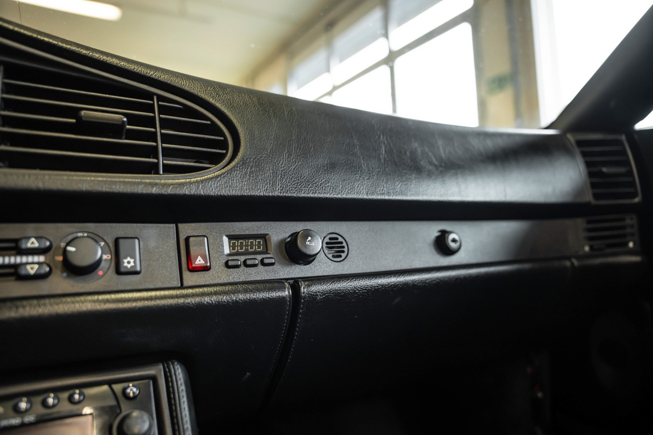 PORSCHE 944 Turbo Cabriolet-image-22