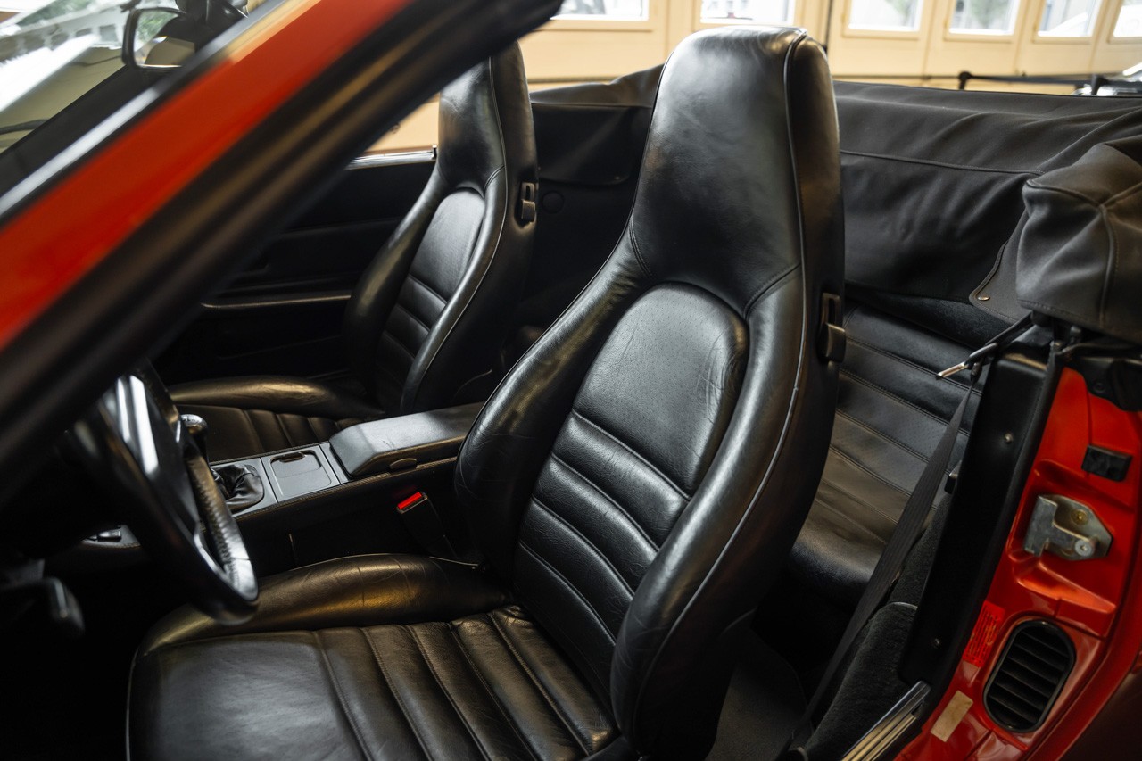 PORSCHE 944 Turbo Cabriolet-image-14