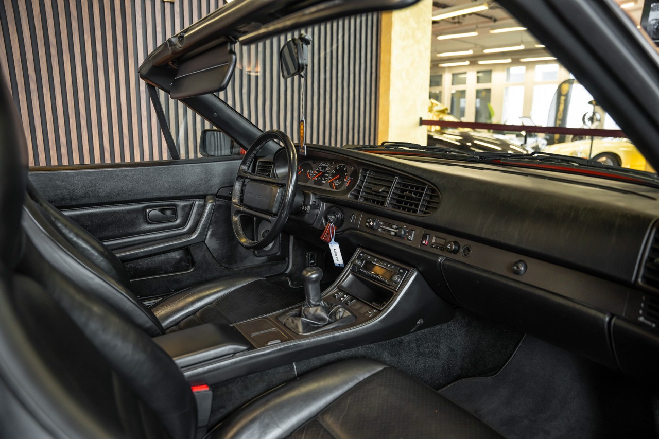 PORSCHE 944 Turbo Cabriolet-image-15