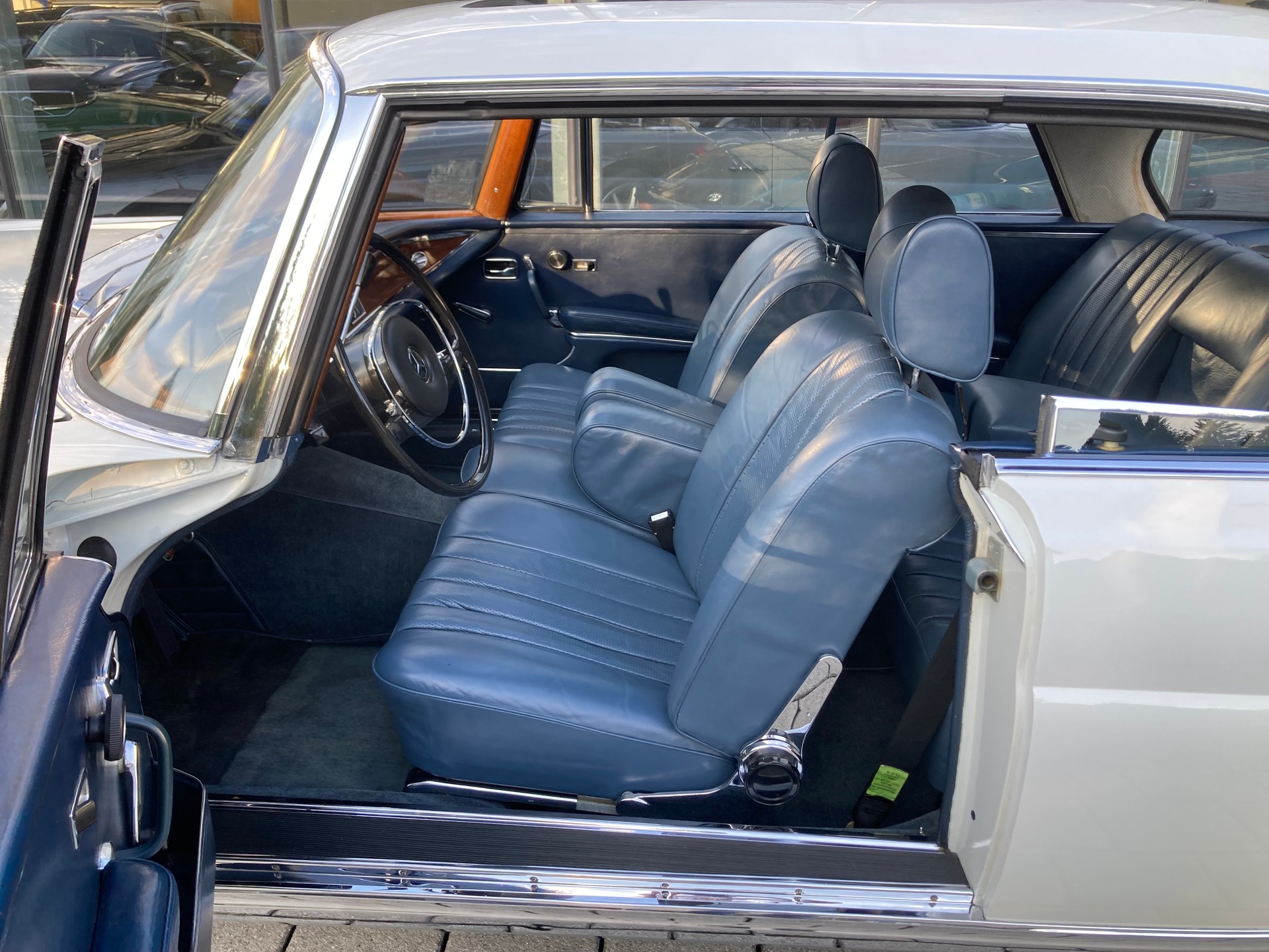 MERCEDES-BENZ SW W111-image-9