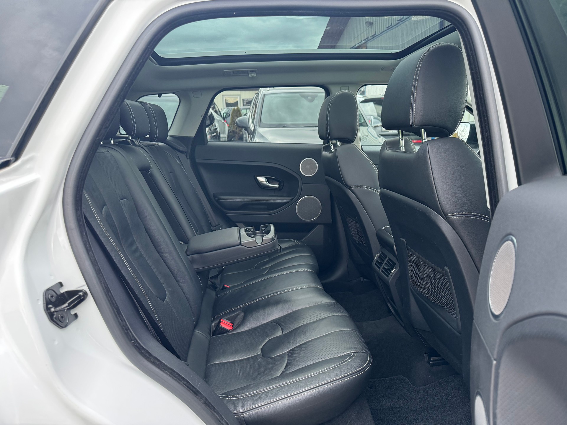 LAND ROVER Range Rover Evoque 2.2 TD4 Prestige AT6-image-9