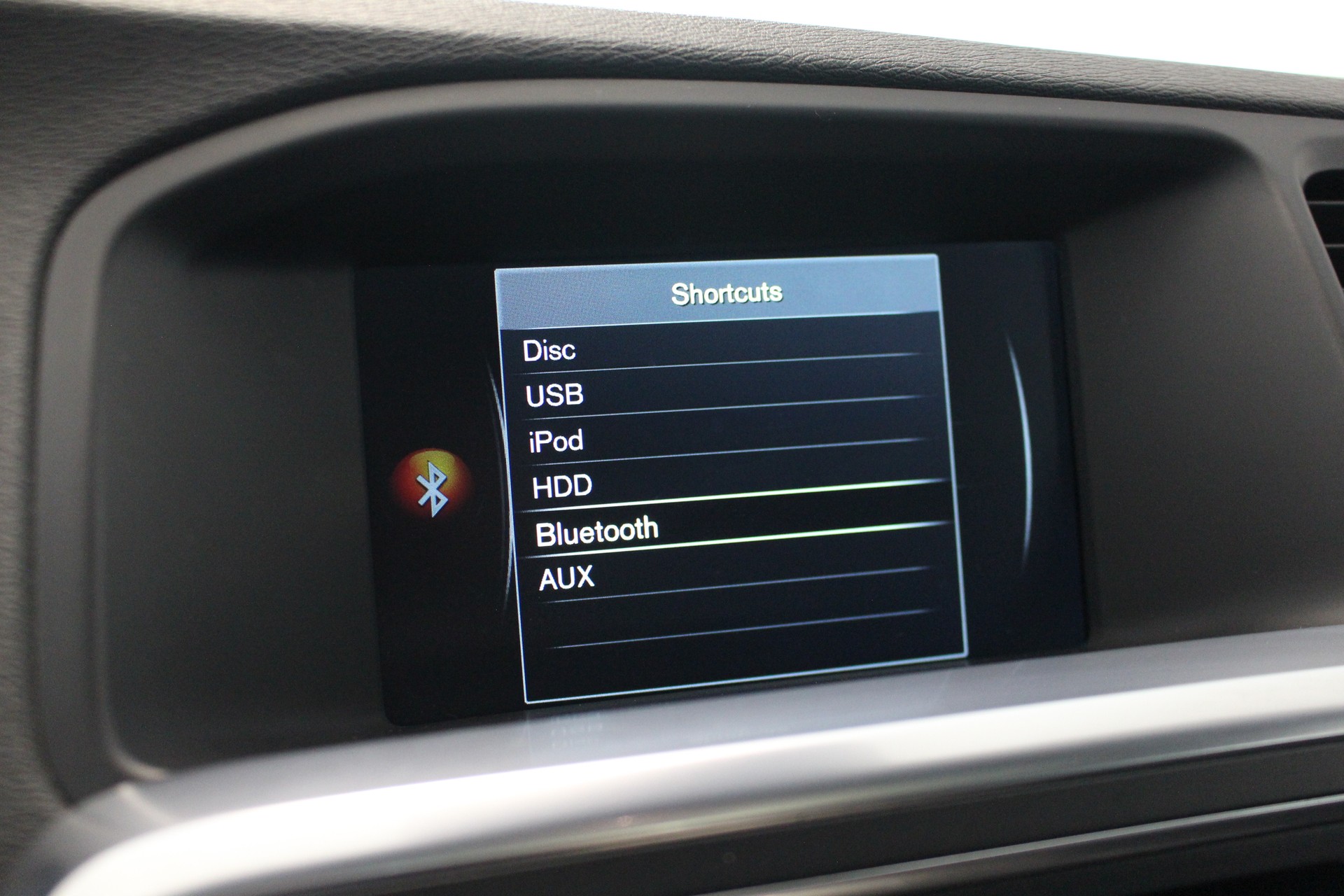 VOLVO V60 2.4 D6 Summum Pl.Hyb.-image-17