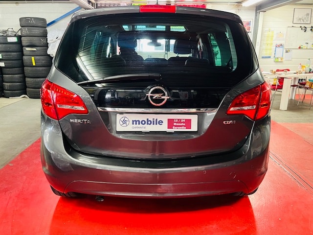 OPEL Meriva 1.7 CDTi Cosmo Automatic-image-1