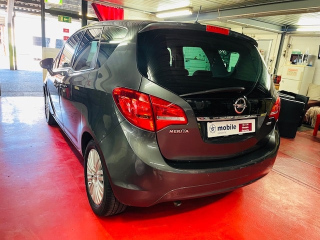 OPEL Meriva 1.7 CDTi Cosmo Automatic-image-5