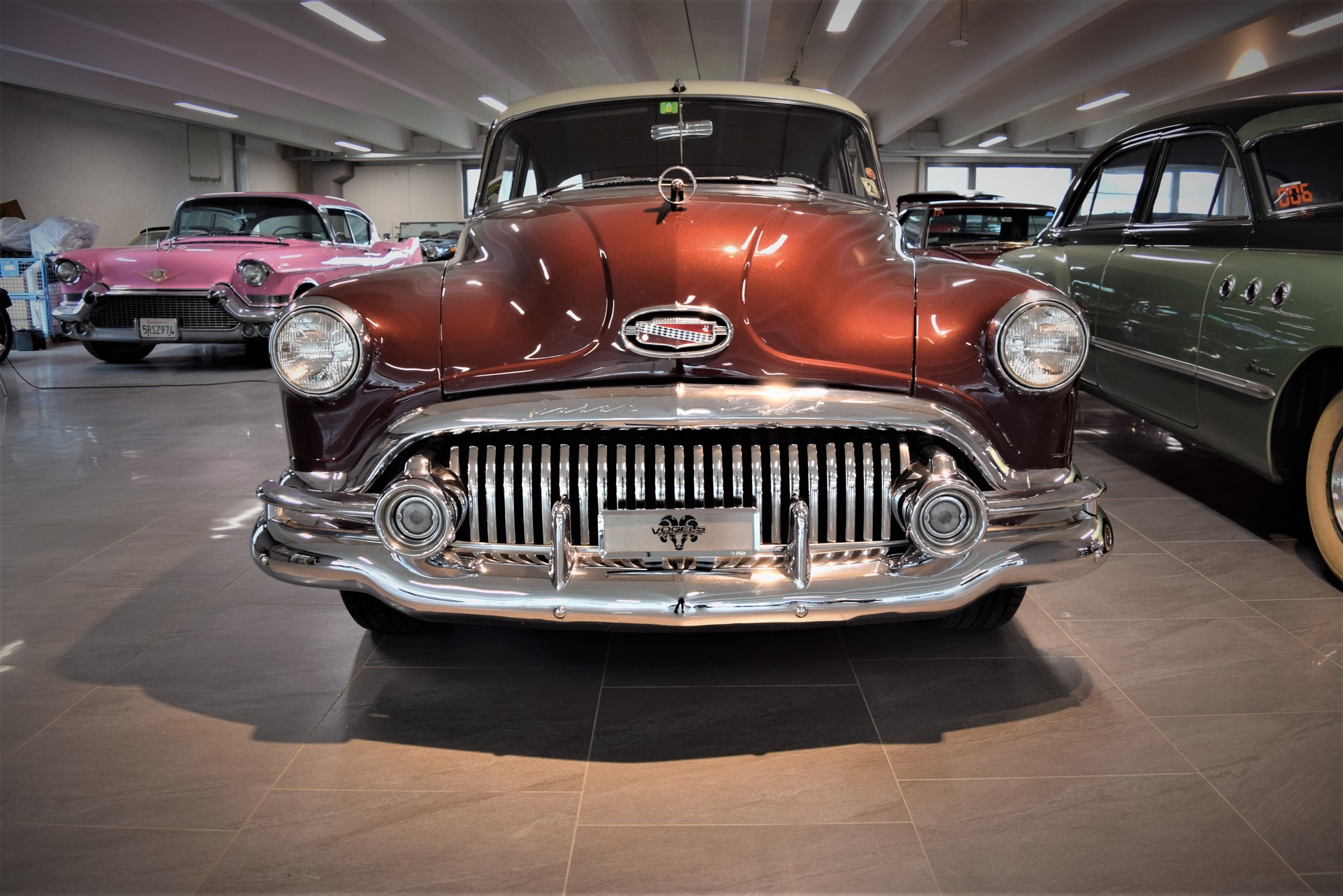 BUICK Super Eight 40 Special-showroom-element-2