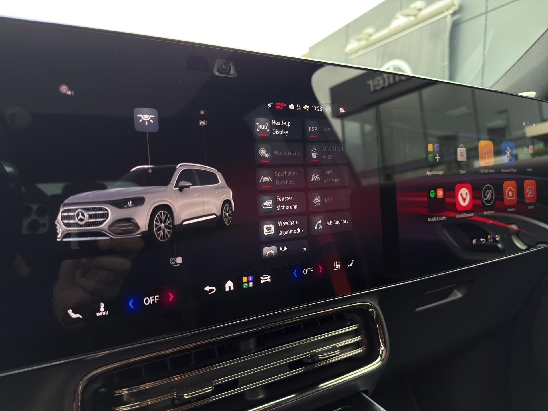MERCEDES-BENZ GLB 350 4matic-image-26