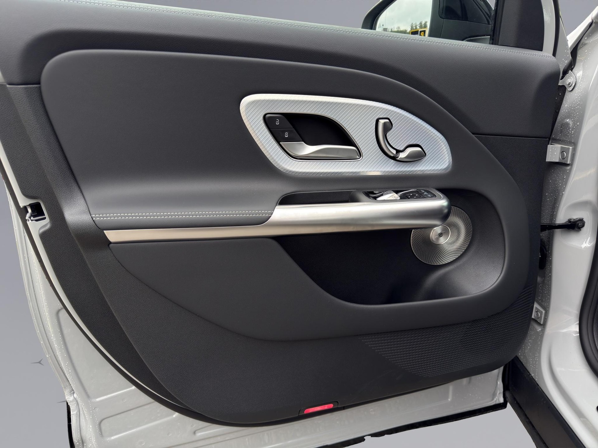 MERCEDES-BENZ GLB 350 4matic-image-21