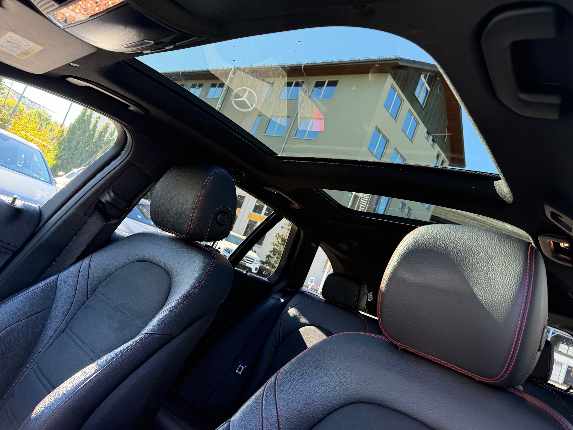 MERCEDES-BENZ C 43 AMG 4Matic-image-11