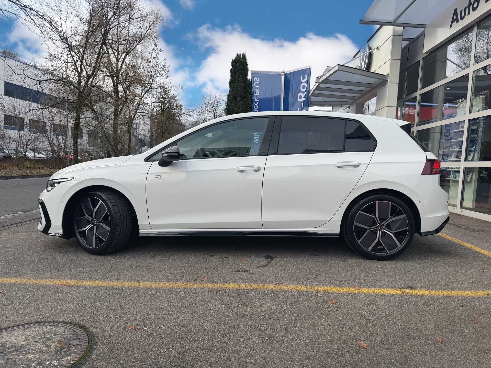 VW Golf 1.5 e TSI mHEV R-Line DSG-showroom-element-3