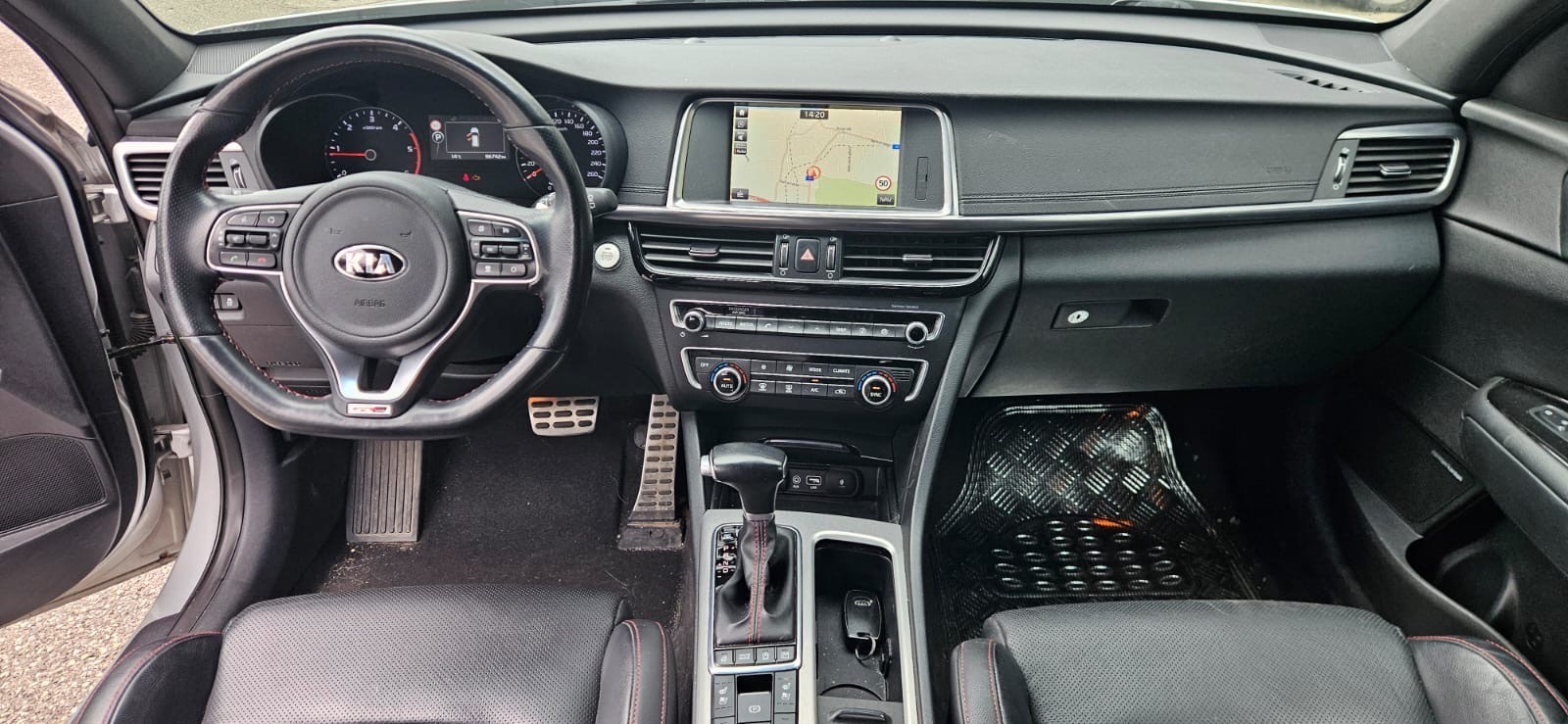 KIA Optima SW 1.7 CRDi Style DCT-image-1