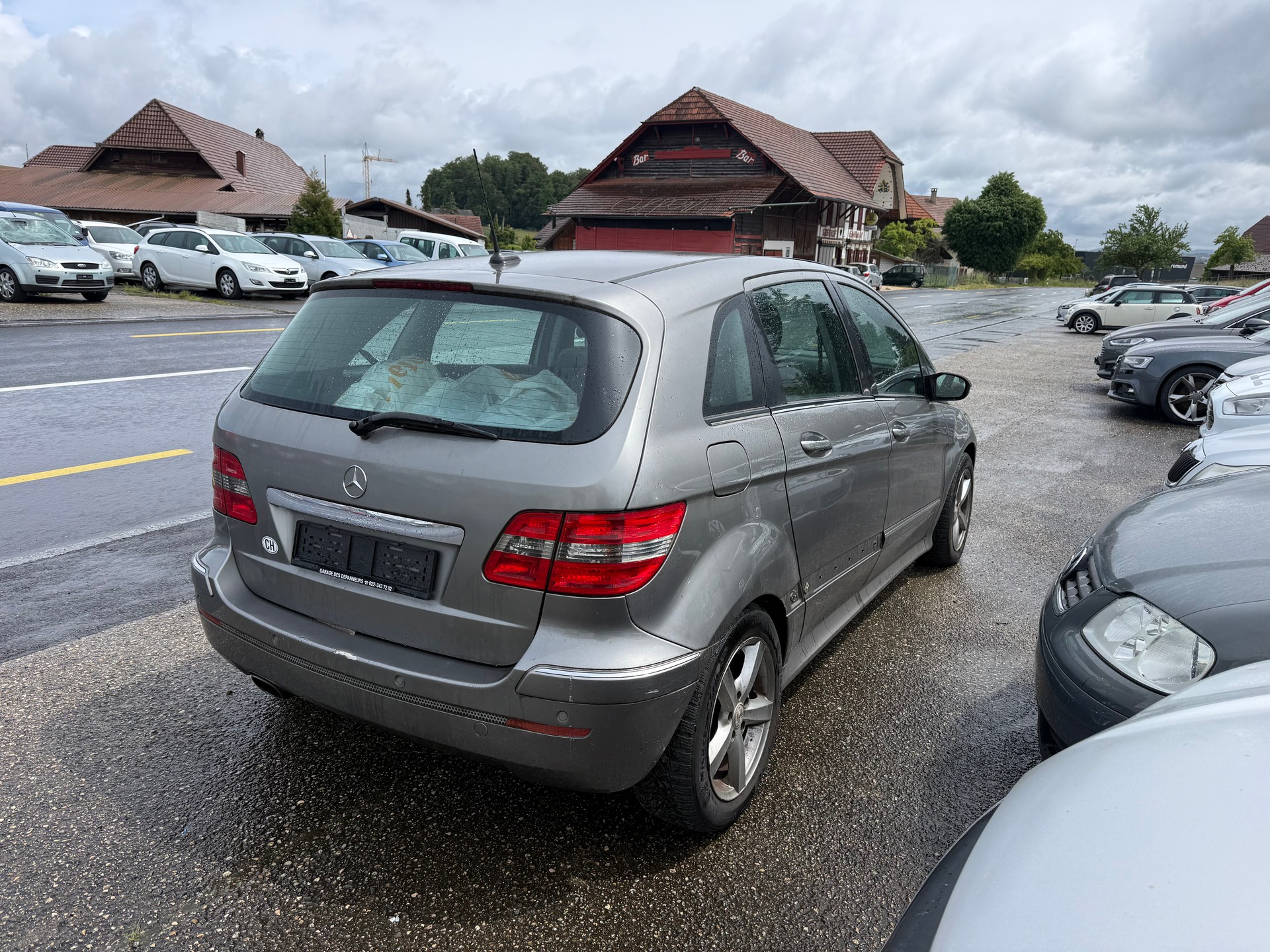 MERCEDES-BENZ B 200-image-4