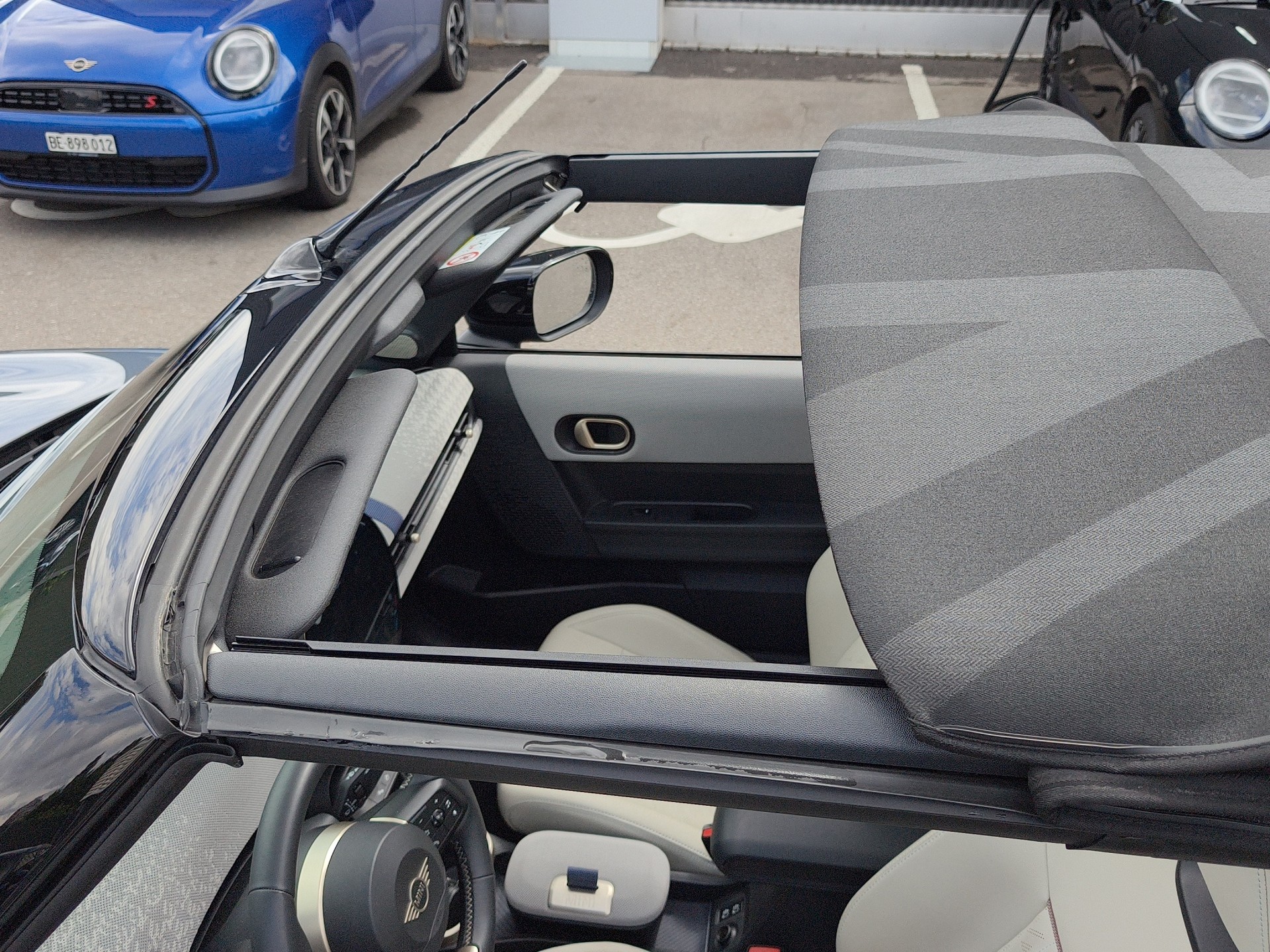 MINI Cabrio F67 2.0i Cooper S-image-4