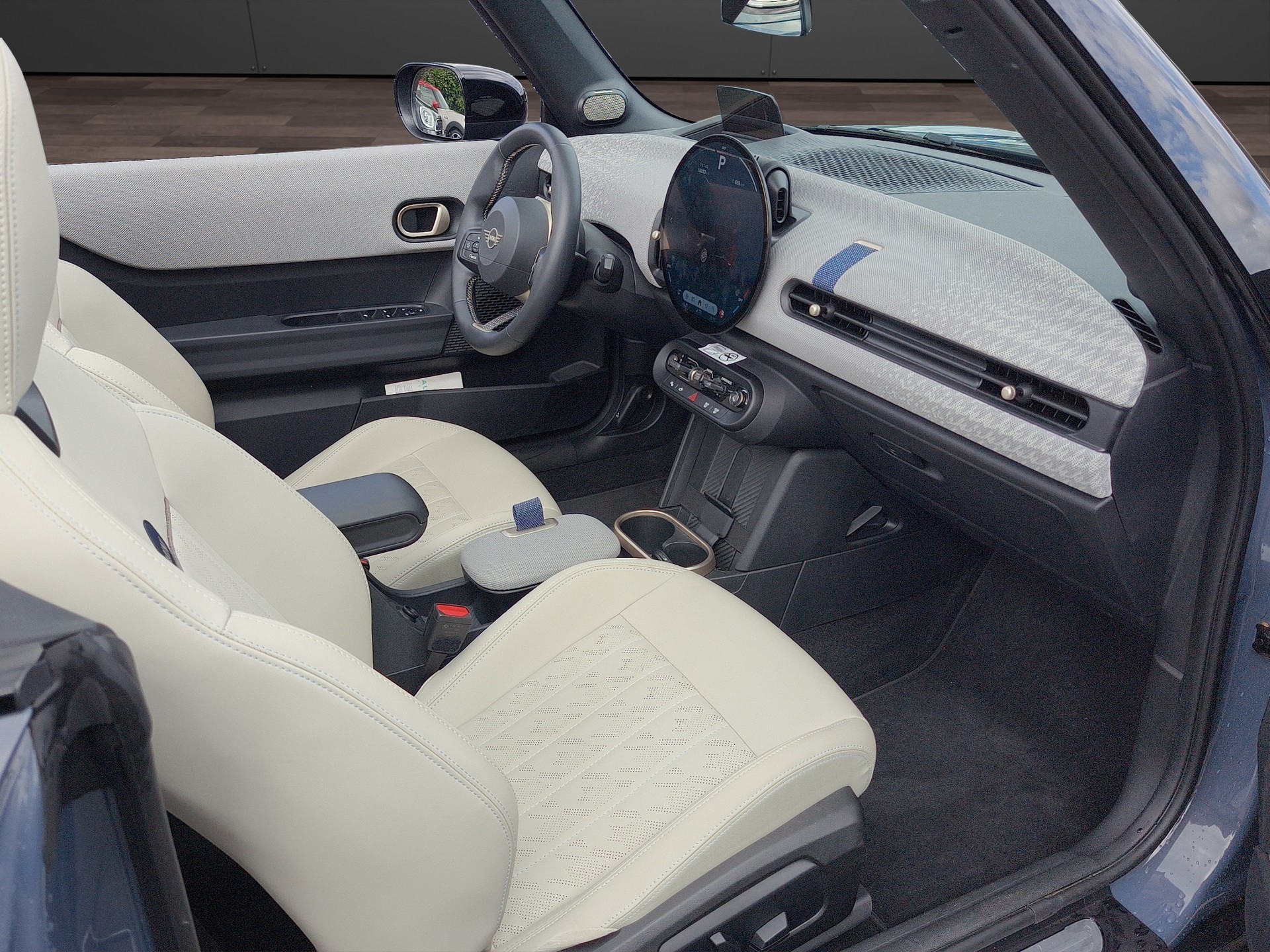 MINI Cabrio F67 2.0i Cooper S-image-12