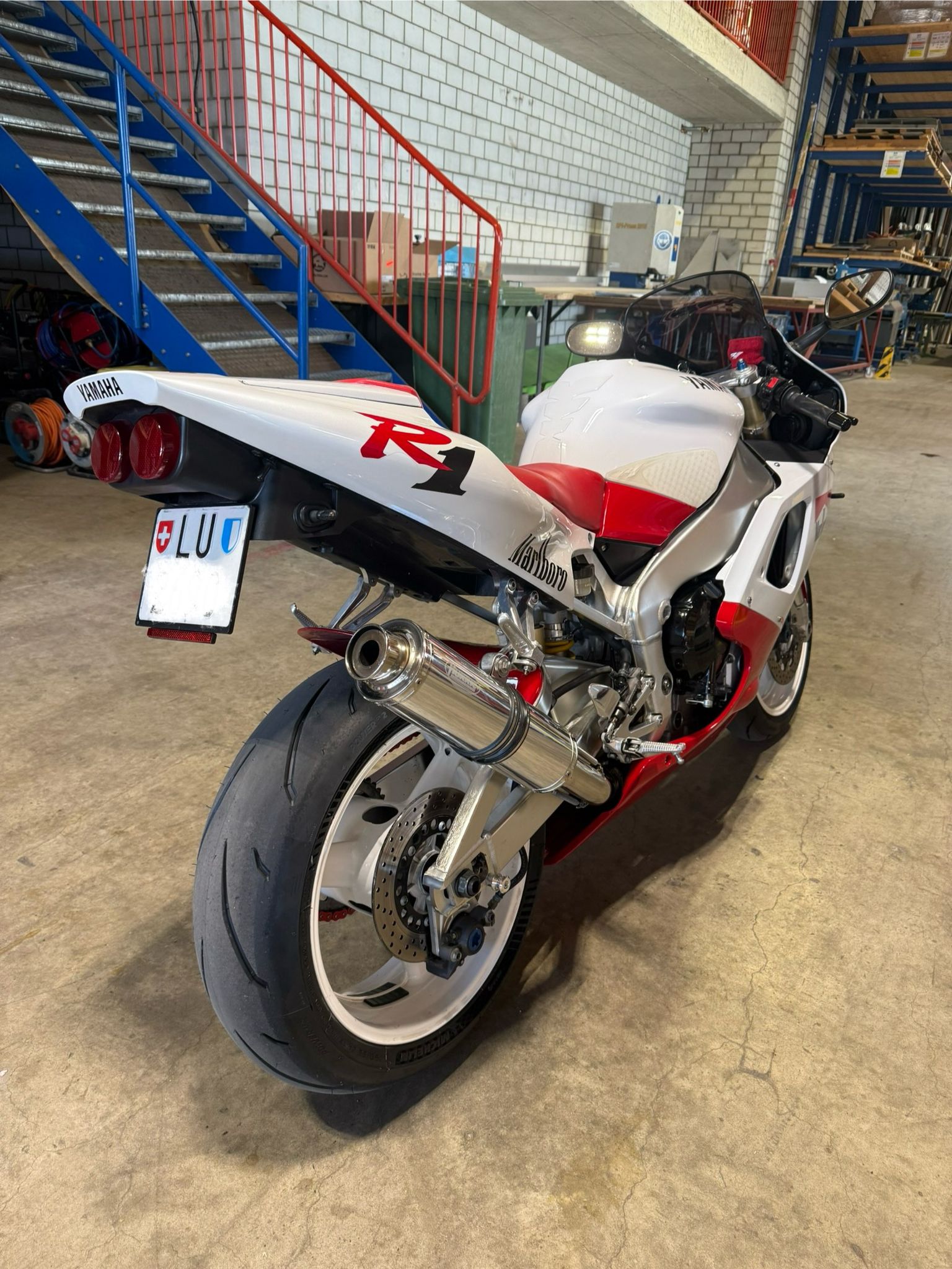 YAMAHA YZF-R1-image-6