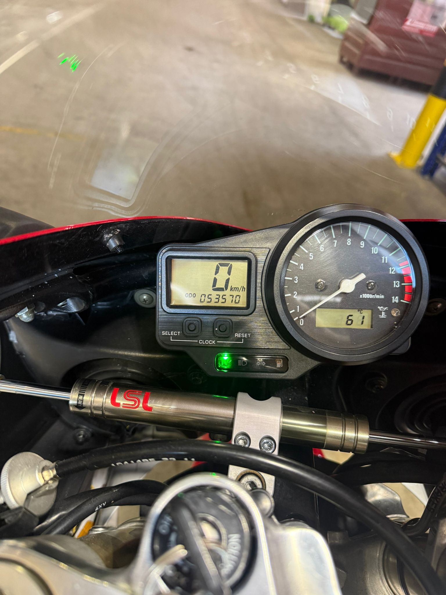 YAMAHA YZF-R1-image-9
