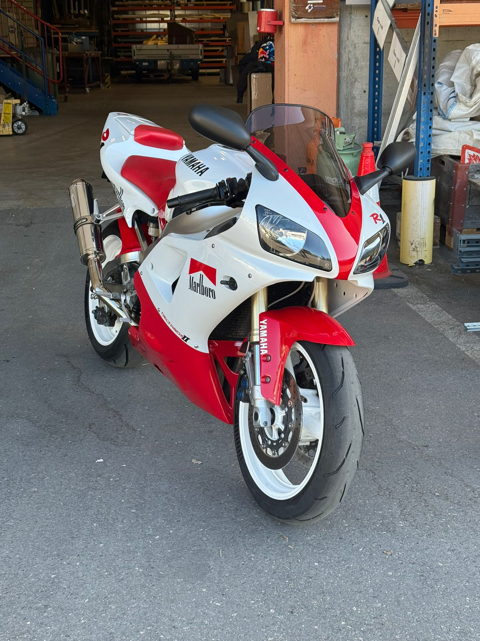 YAMAHA YZF-R1-image-5