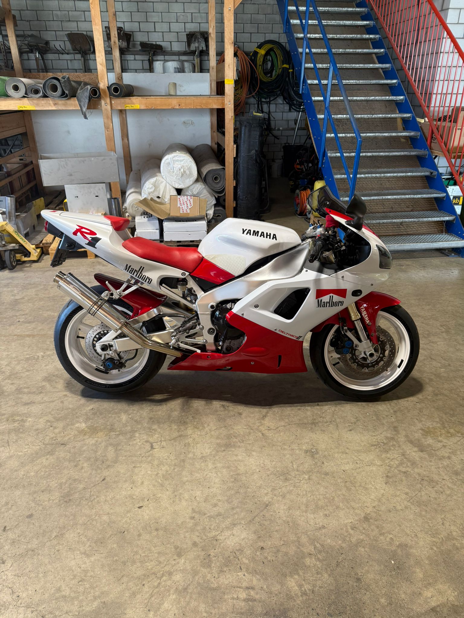 YAMAHA YZF-R1-image-0