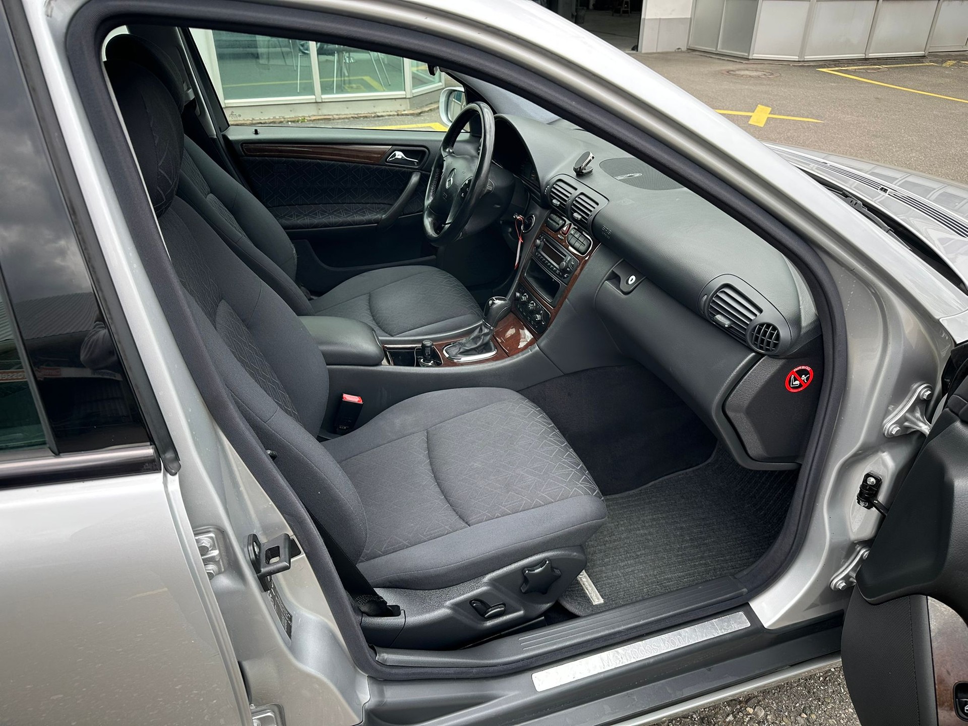 MERCEDES-BENZ C 240 Elégance 4Matic Automatic-image-15