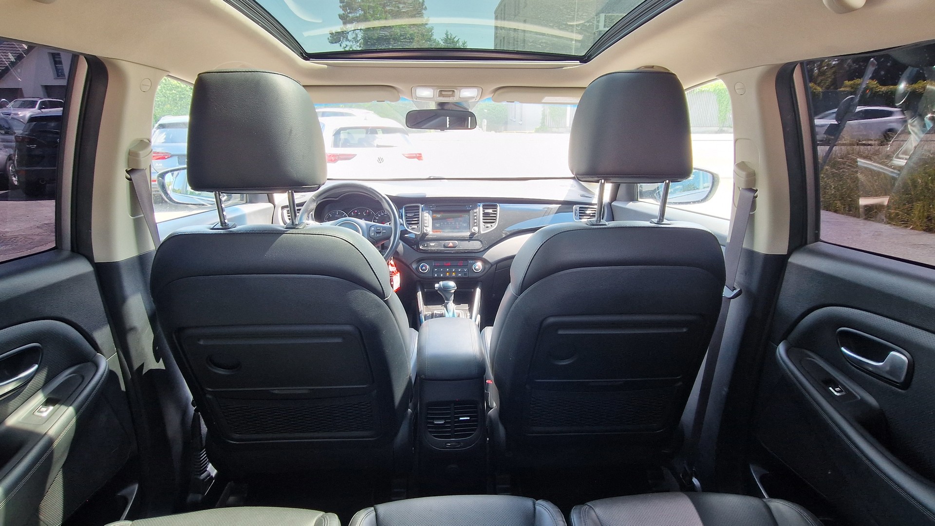 KIA Carens 1.7 CRDi Swiss Eco Edition DCT-image-10