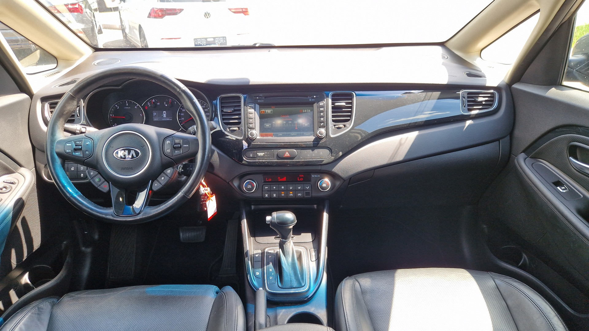 KIA Carens 1.7 CRDi Swiss Eco Edition DCT-image-7