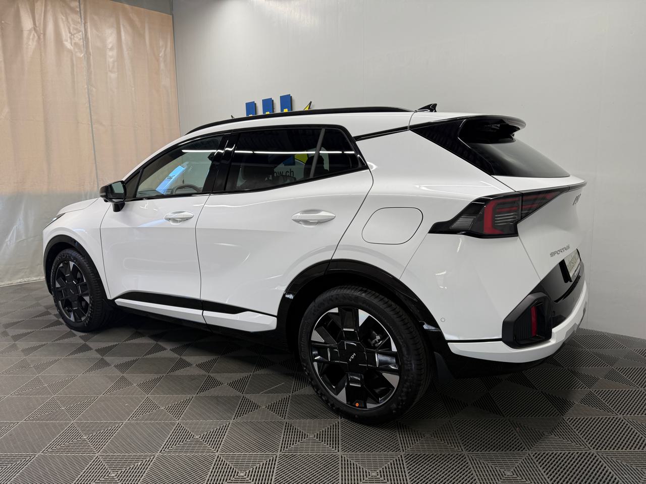 KIA Sportage 1.6T-GDi GT-Line 4x4 7DCT-showroom-element-1