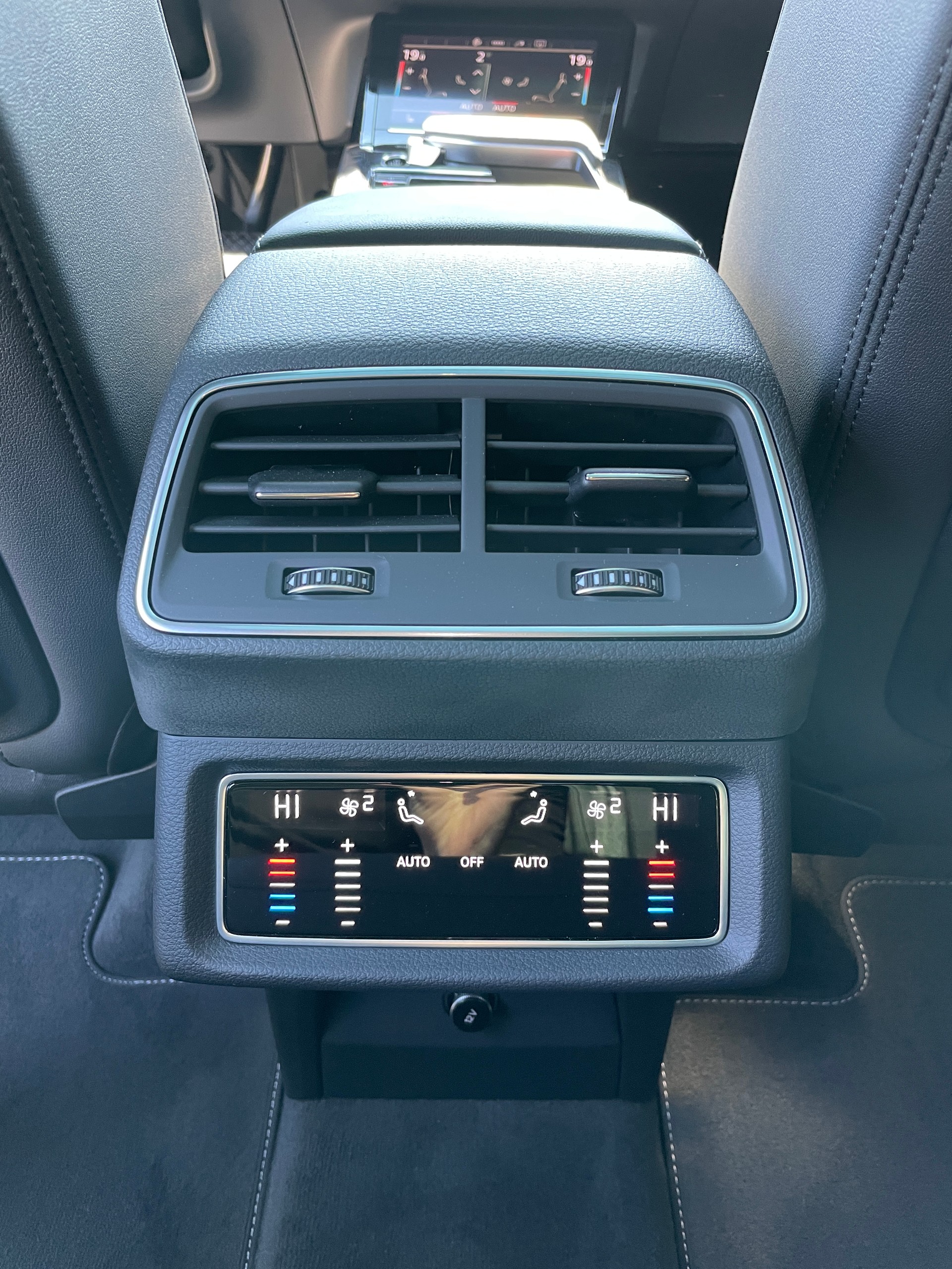 AUDI e-tron 50 Sportback quattro-image-16