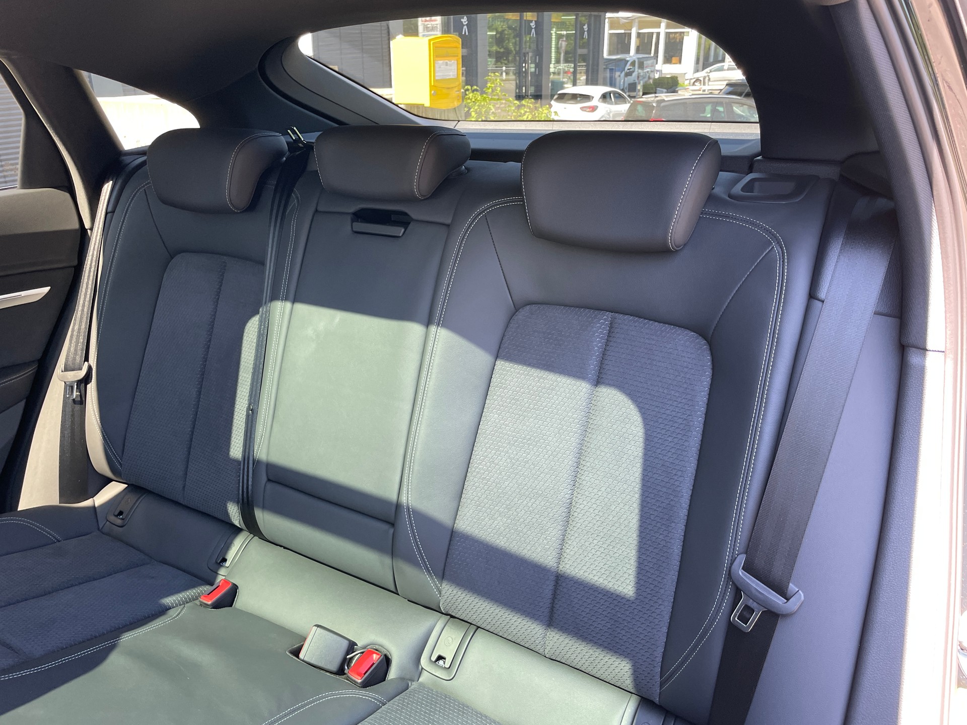 AUDI e-tron 50 Sportback quattro-image-13