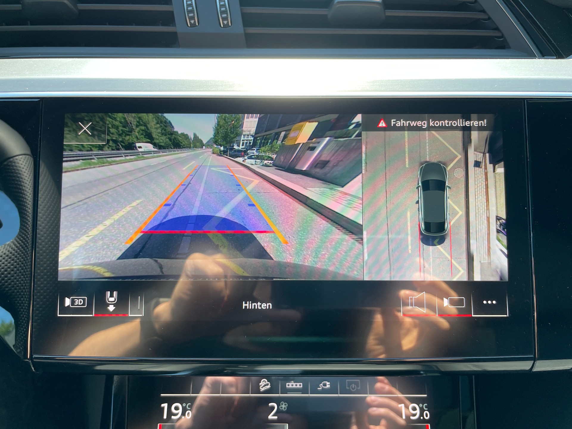 AUDI e-tron 50 Sportback quattro-image-25