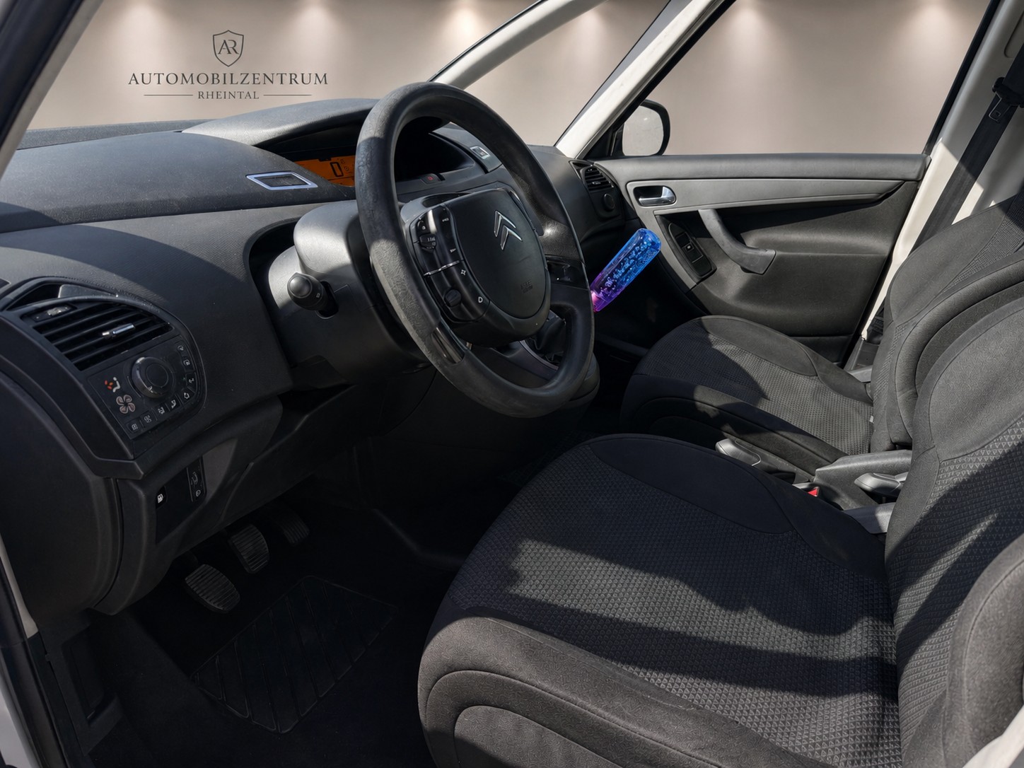 CITROEN Grand C4 Picasso 1.6 HDI 16V Dynamique-image-9