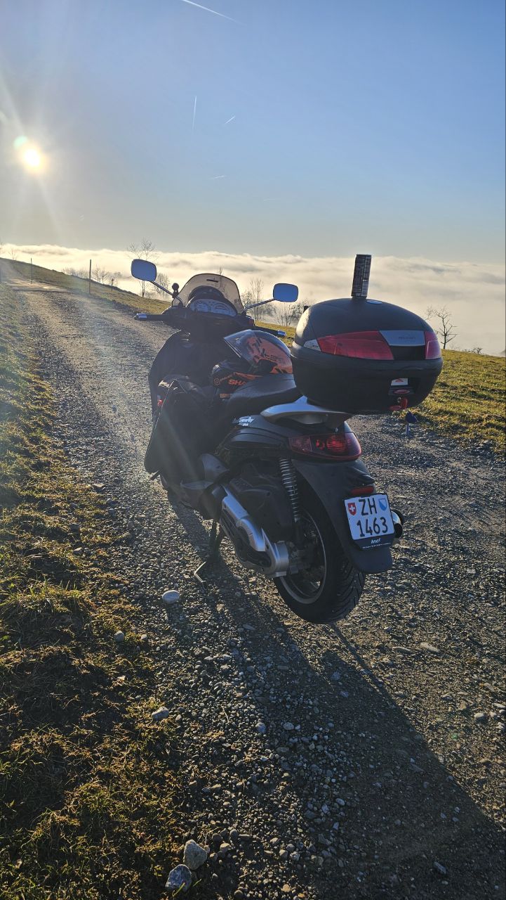 PIAGGIO Beverly 500 IE-image-2