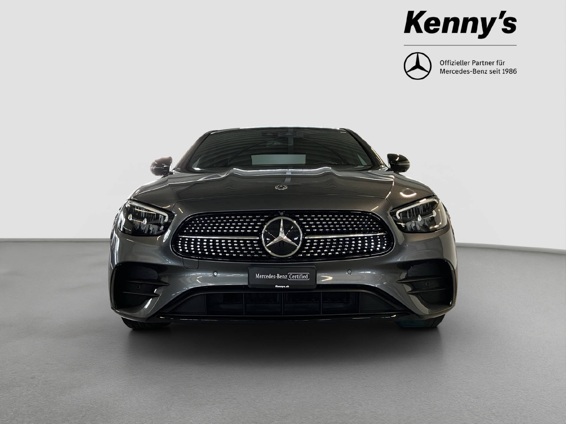 MERCEDES-BENZ E 220 d Swiss Star AMG Line-showroom-element-1