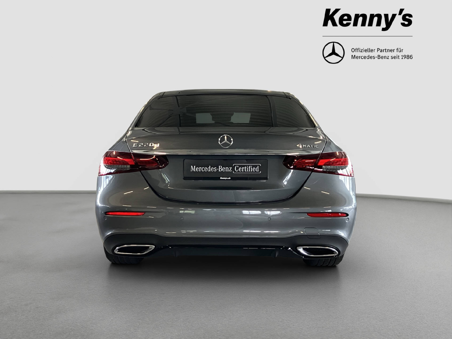 MERCEDES-BENZ E 220 d Swiss Star AMG Line-image-5
