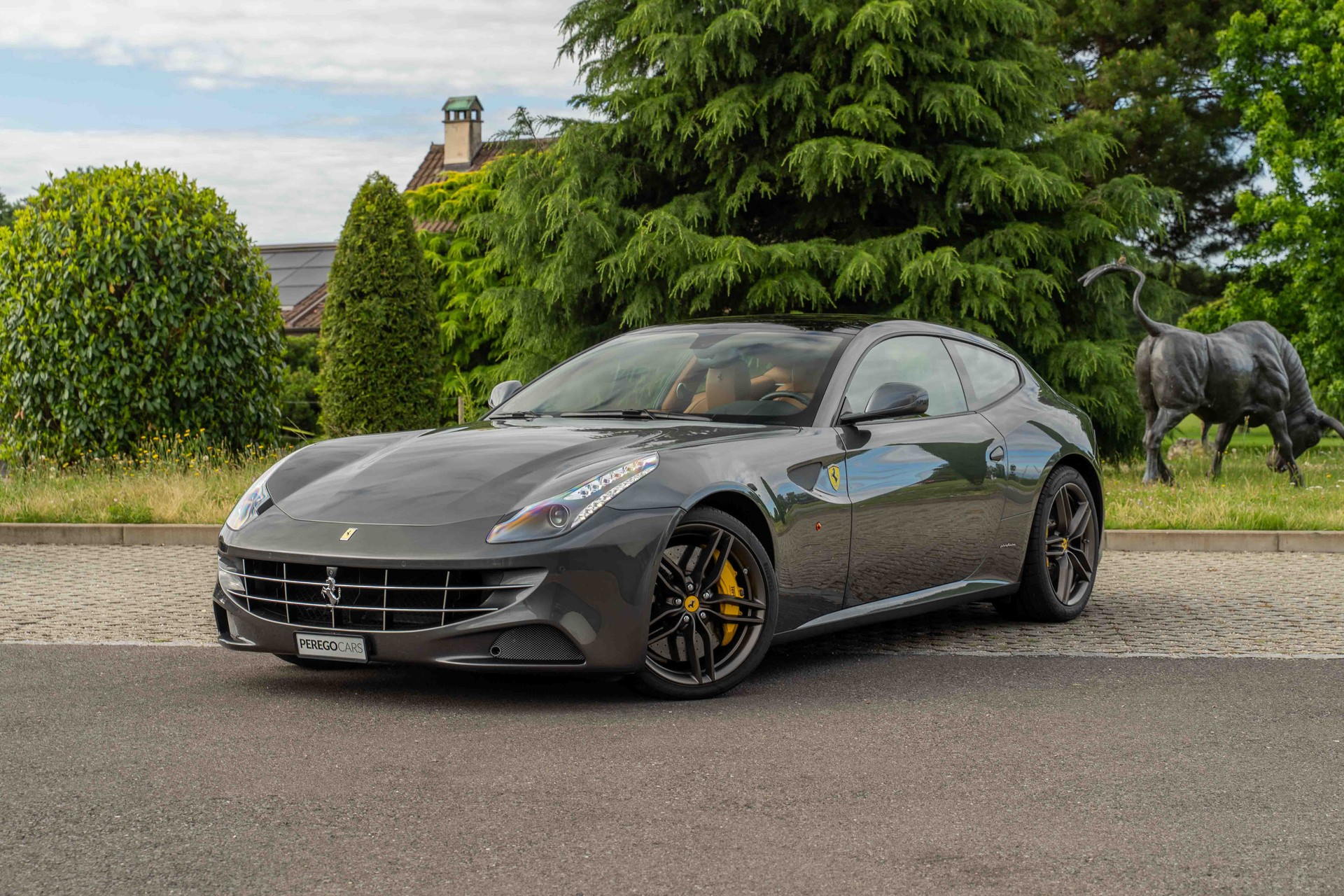 FERRARI FF