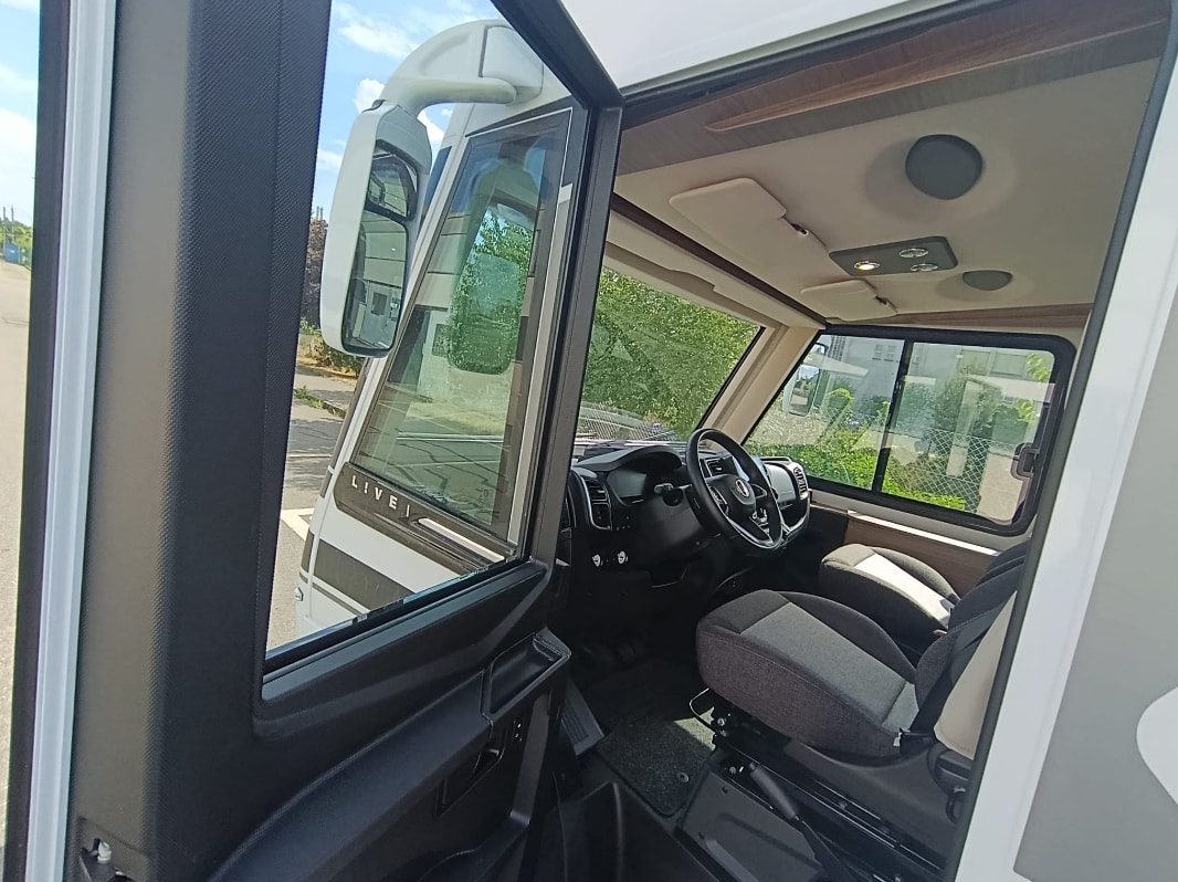 KNAUS Live I 700 MEG ***Das „Echte“ Vollintegrierten-Gefühl zum fairen Preis***Automat 160PS *5 Plätzer * 300Ah Lithium Batterie *-image-9