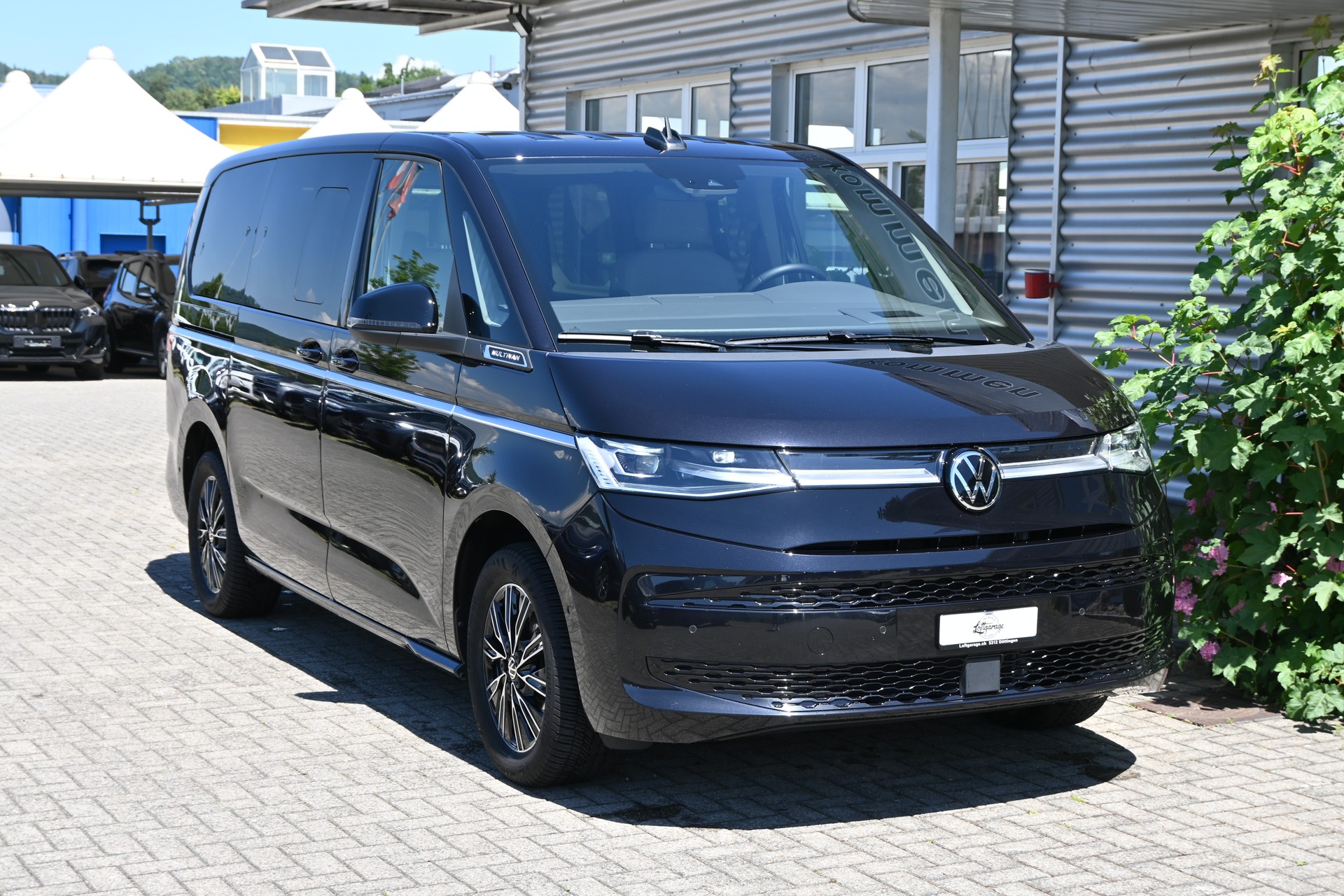 VW Multivan 2.0 TDI Style DSG Lang + AHK 2000KG + Top-Ausstattung