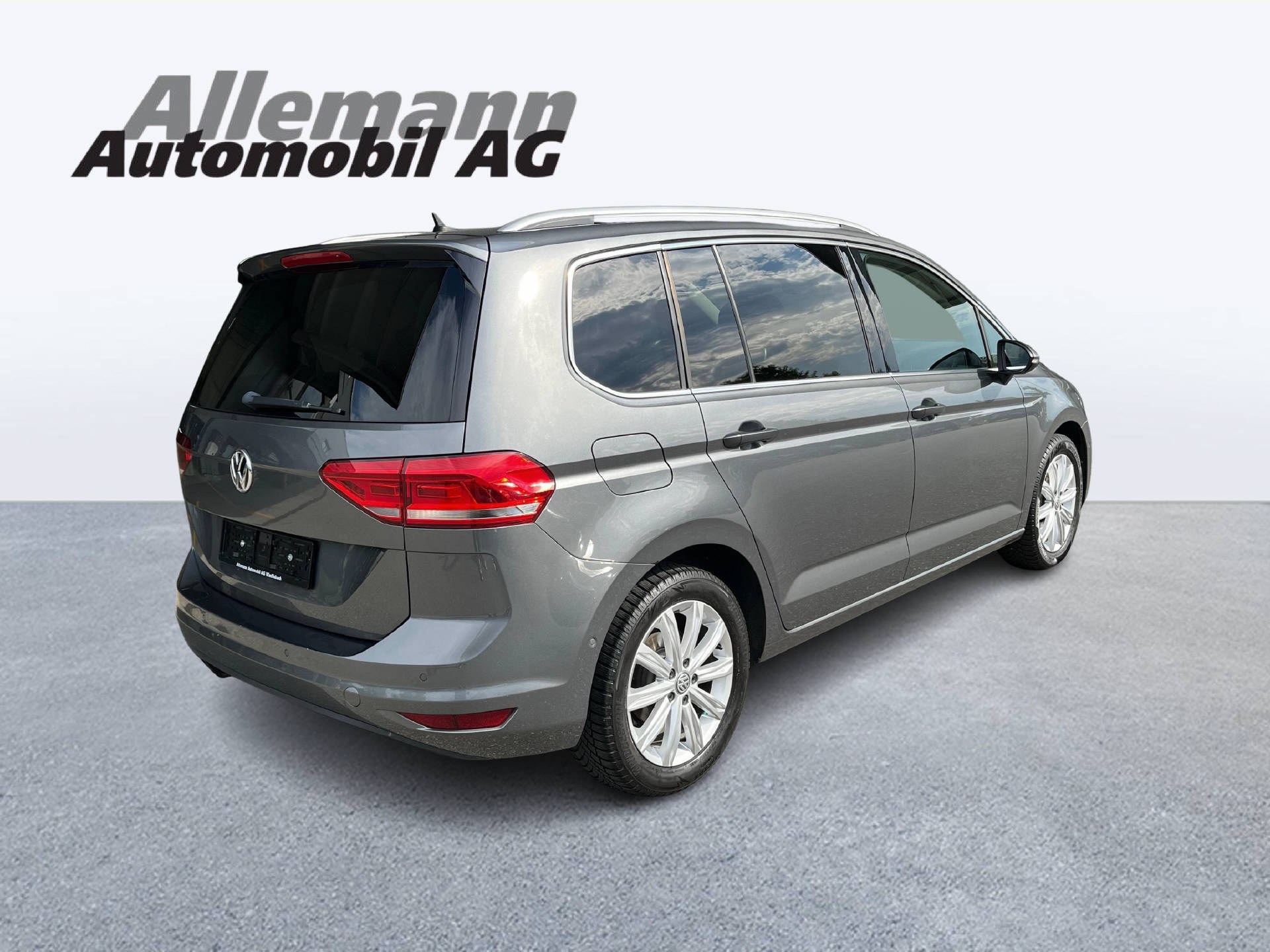 VW Touran 1.4 TSI Highline DSG-image-5