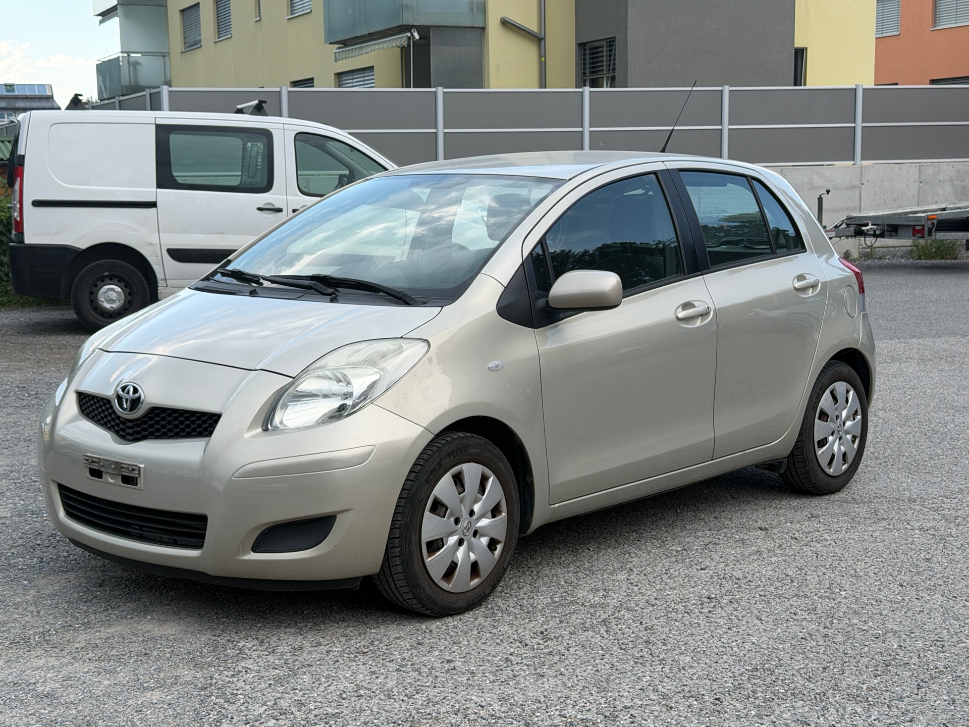 TOYOTA Yaris 1.33 Linea Luna-image-1