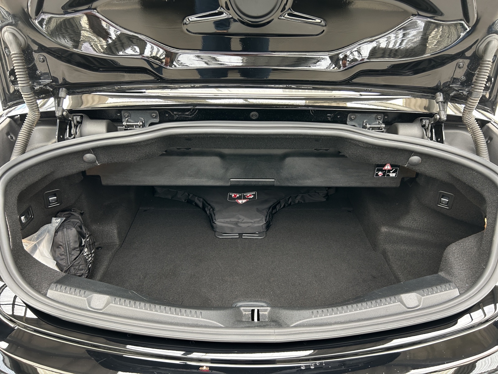 MERCEDES-BENZ E 220 d Cabriolet 4Matic Avantgarde 9G-Tronic-image-14