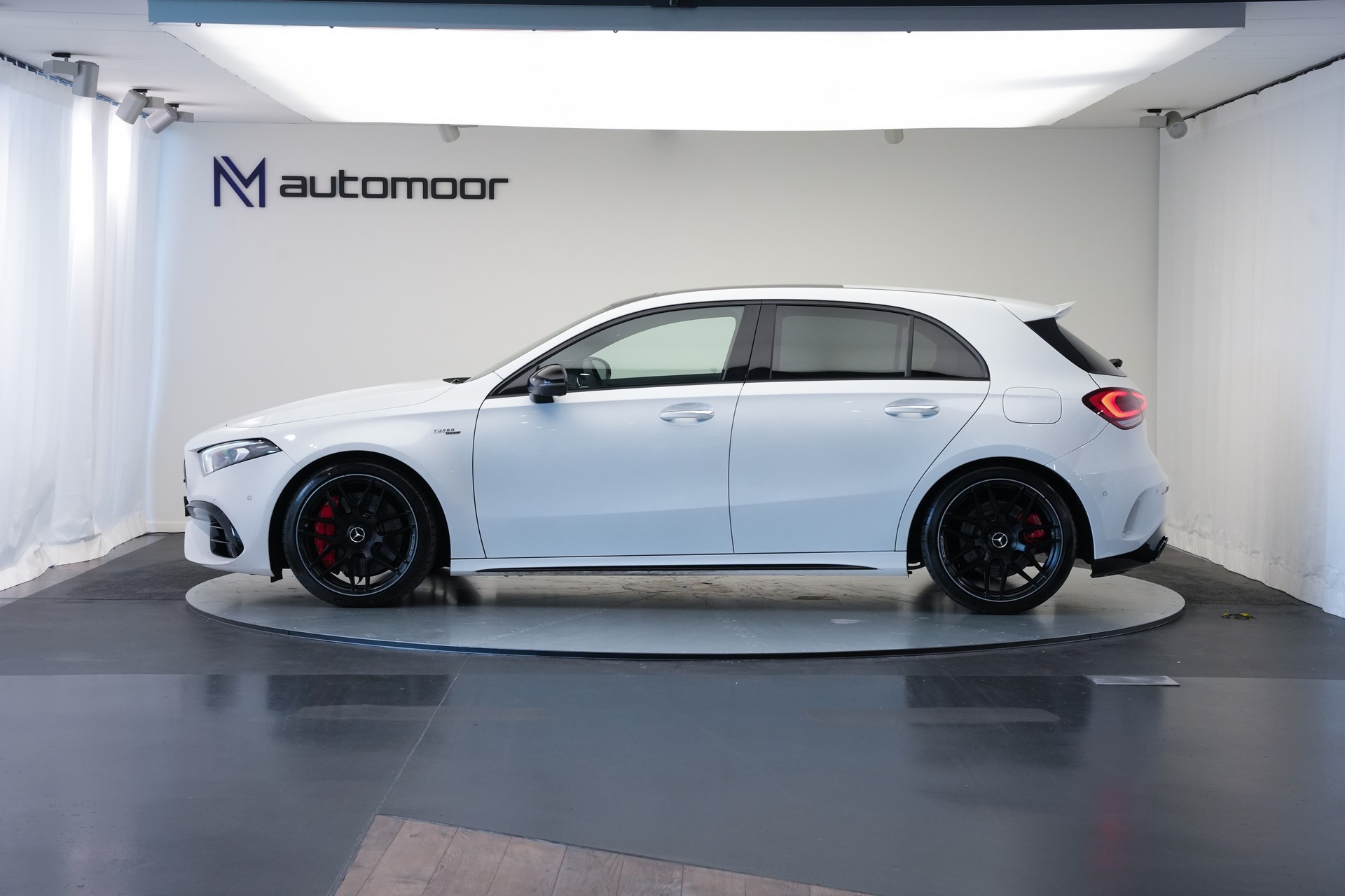 MERCEDES-BENZ A 45 S AMG 4Matic+ Speedshift *CH-Fahrzeug* *Performance Sitze* *Burmester*-image-8