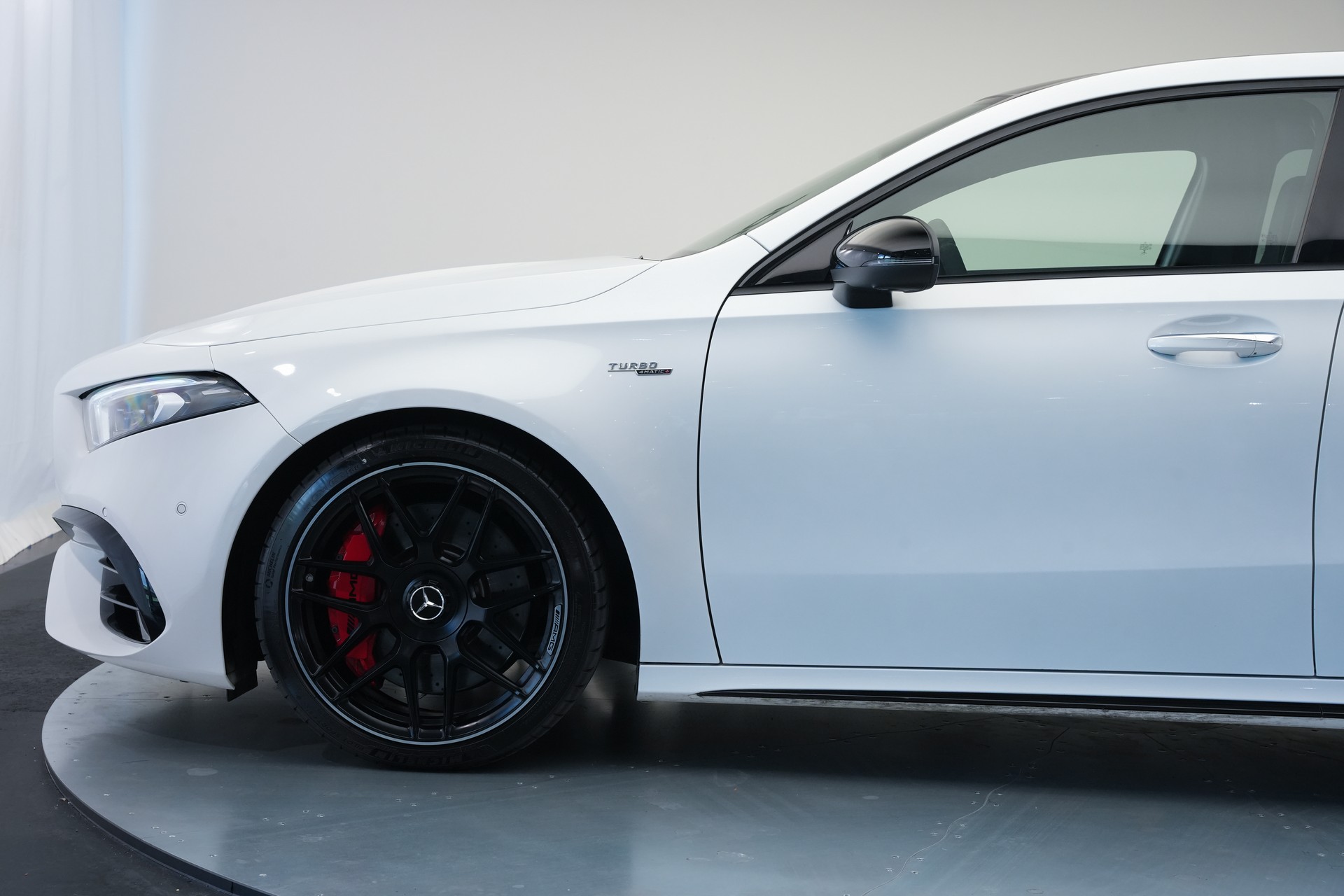 MERCEDES-BENZ A 45 S AMG 4Matic+ Speedshift *CH-Fahrzeug* *Performance Sitze* *Burmester*-image-47