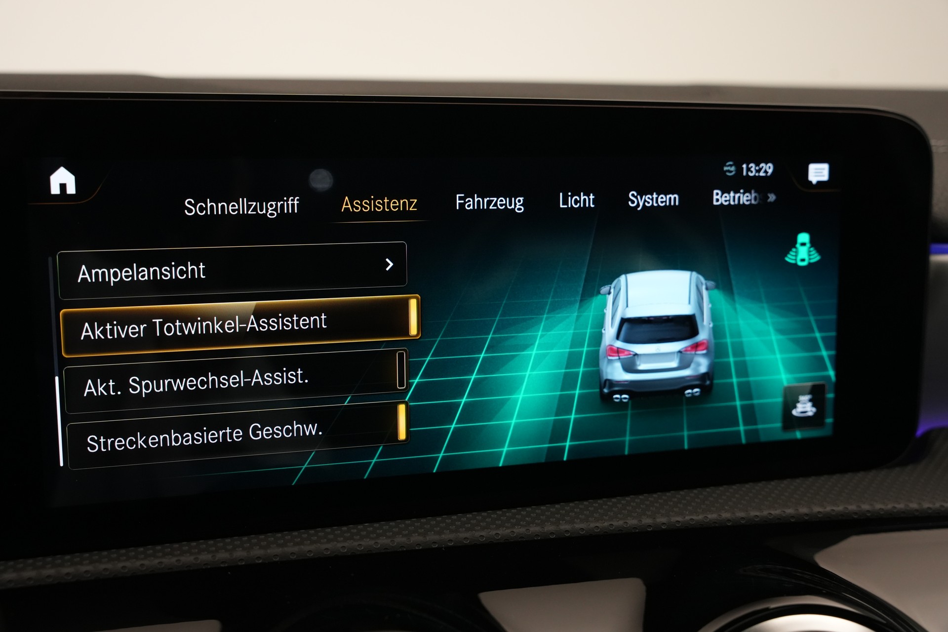 MERCEDES-BENZ A 45 S AMG 4Matic+ Speedshift *CH-Fahrzeug* *Performance Sitze* *Burmester*-image-38