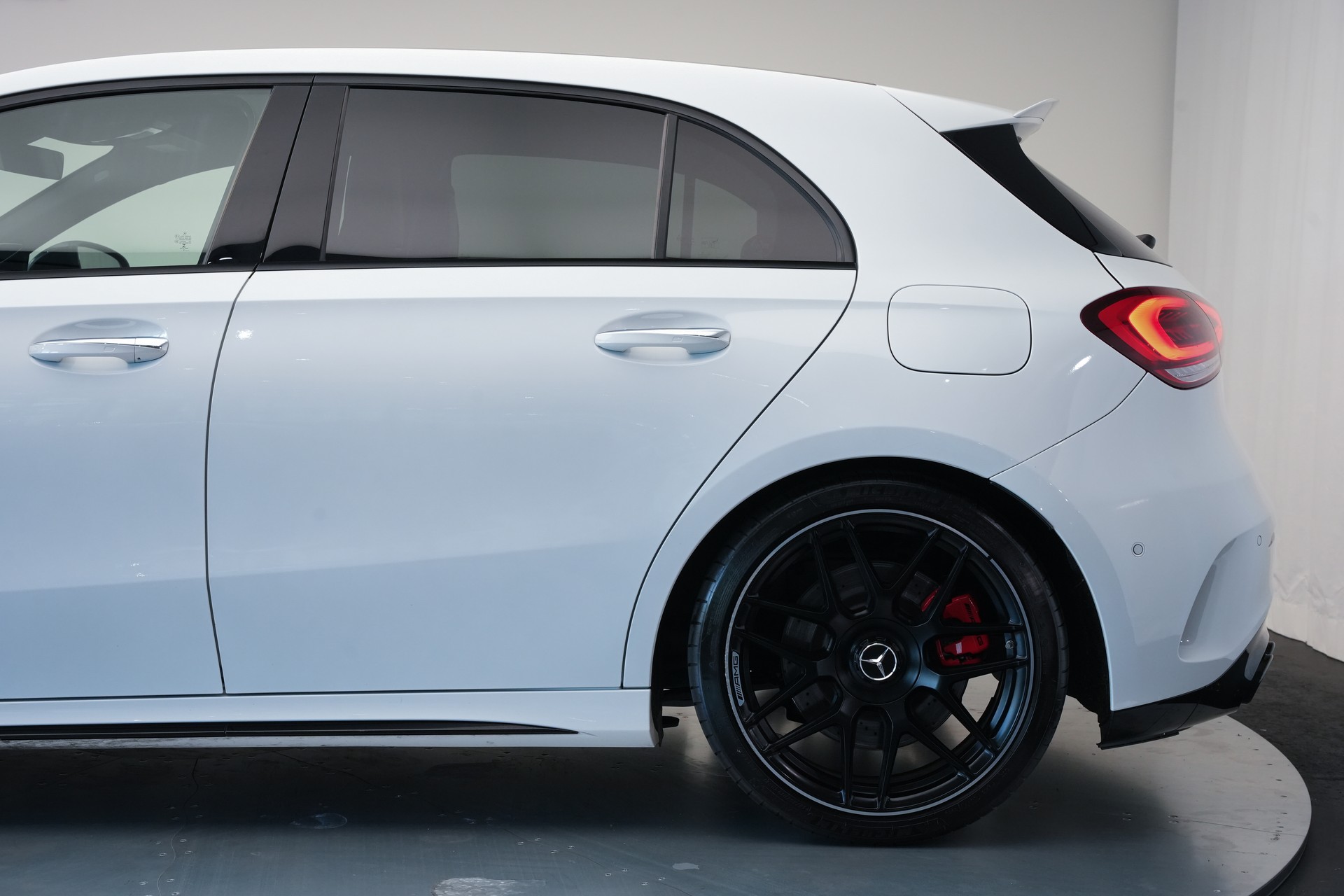 MERCEDES-BENZ A 45 S AMG 4Matic+ Speedshift *CH-Fahrzeug* *Performance Sitze* *Burmester*-image-48