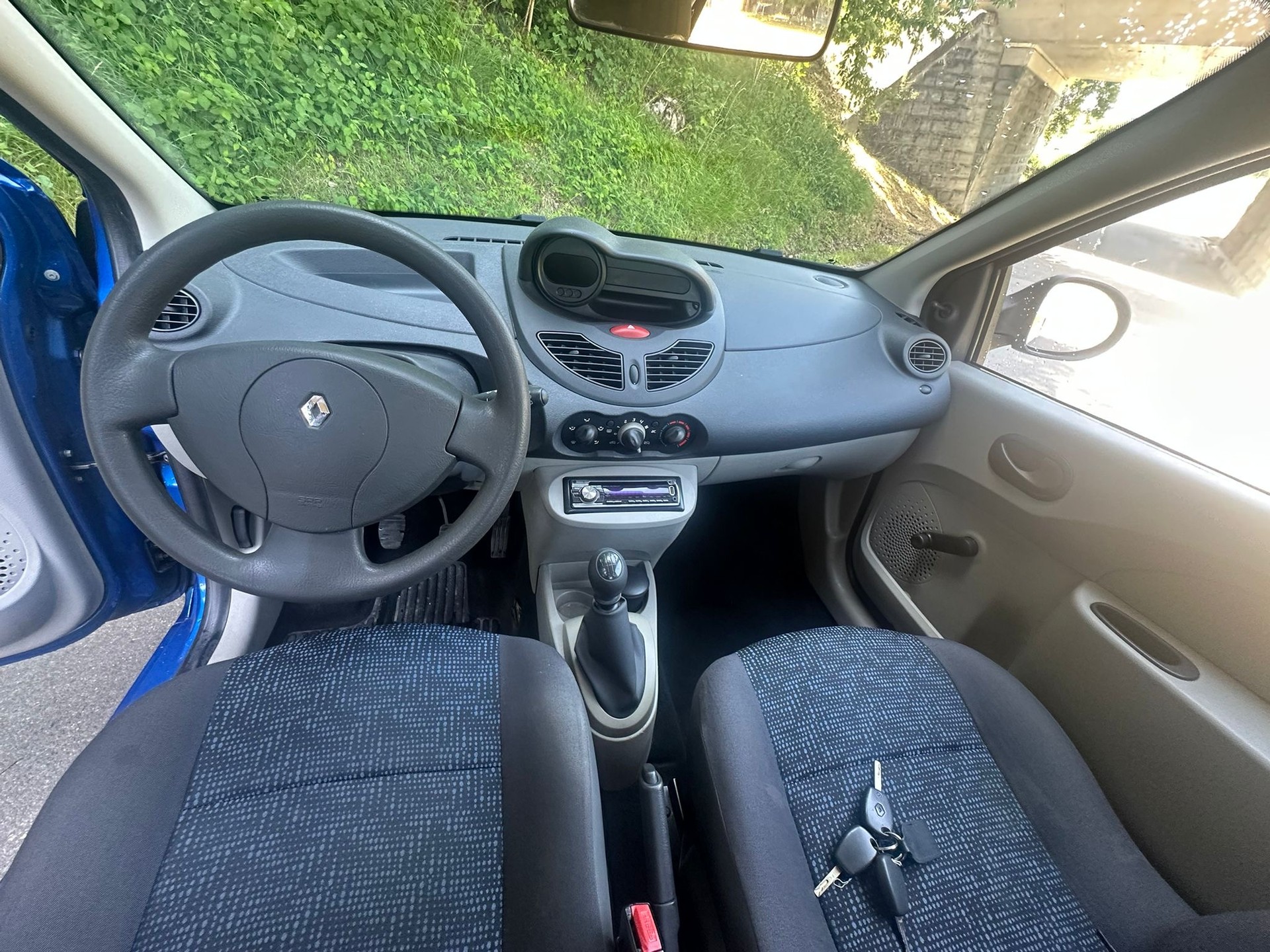 RENAULT Twingo 1.2 Authentique-image-10