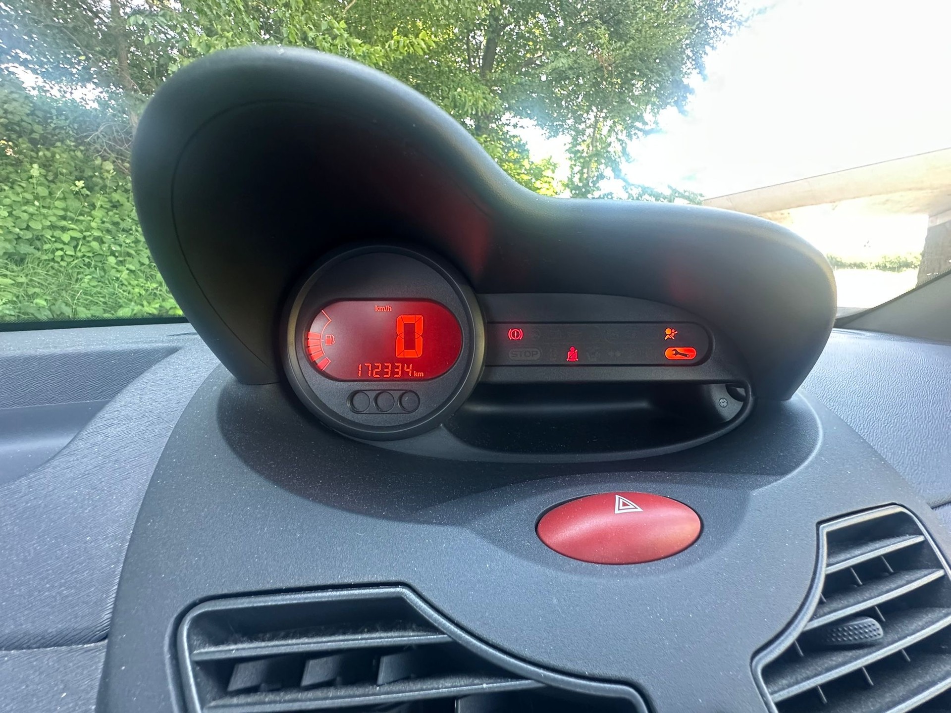 RENAULT Twingo 1.2 Authentique-image-8