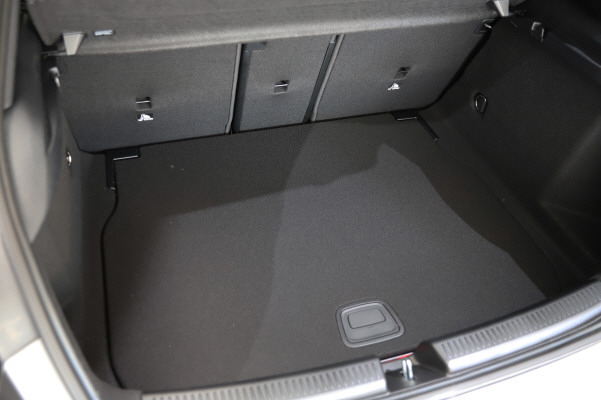 MERCEDES-BENZ A 180 d 8G-DCT-image-11